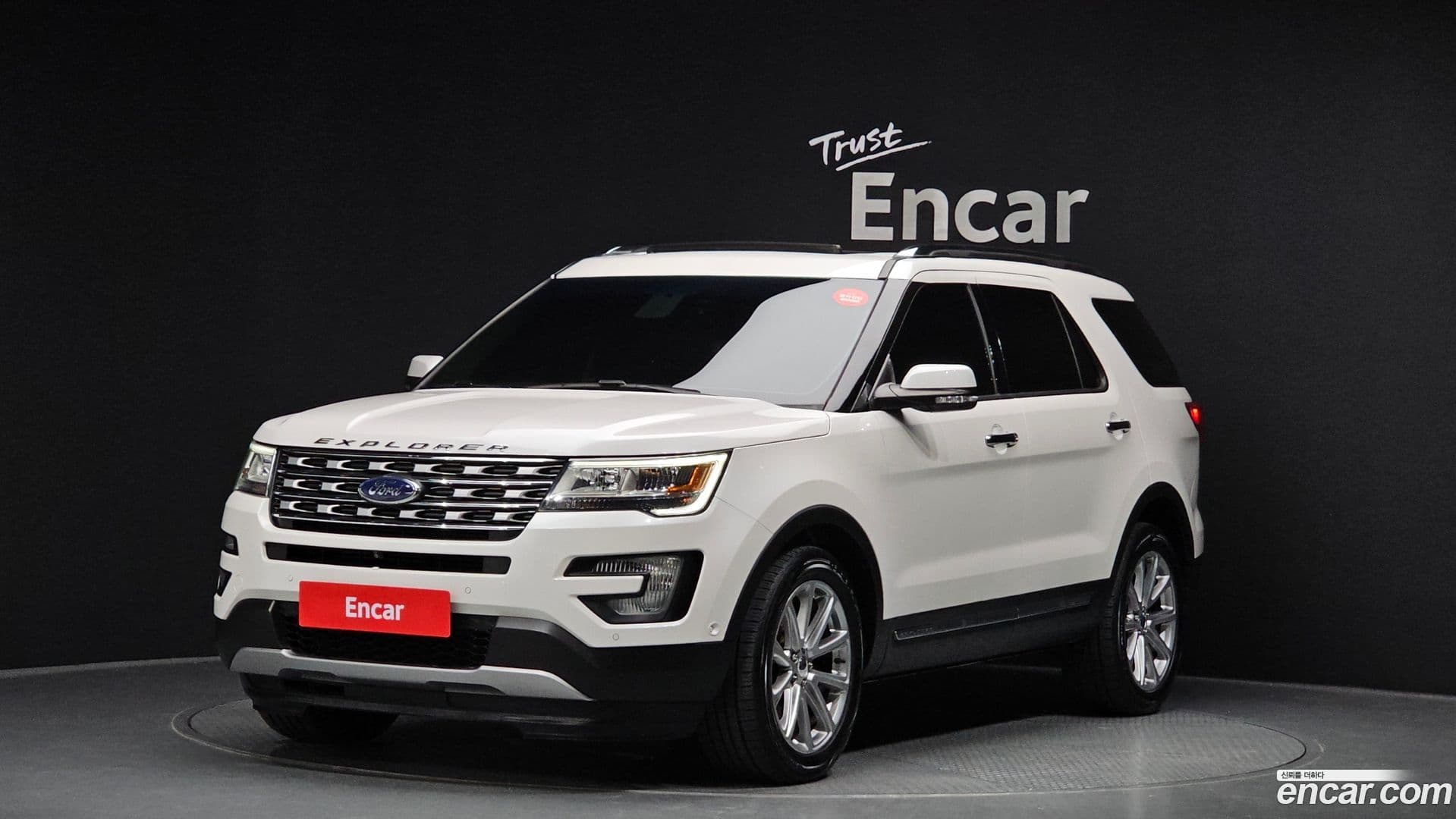 Main__Slider__Photo:Explorer Ford 2016.3-0