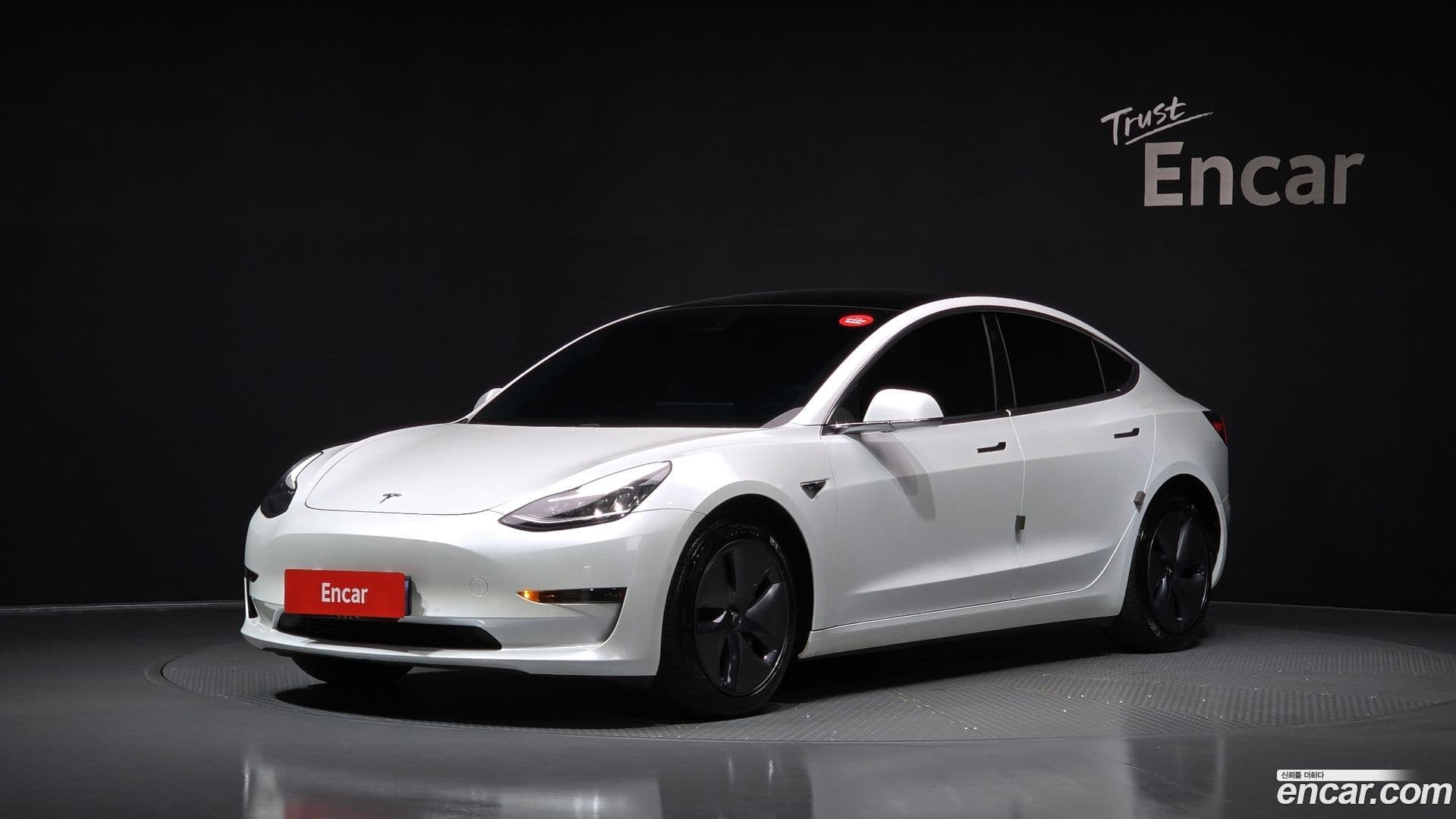 Main__Slider__Photo:Model 3 Tesla 2020.2-0