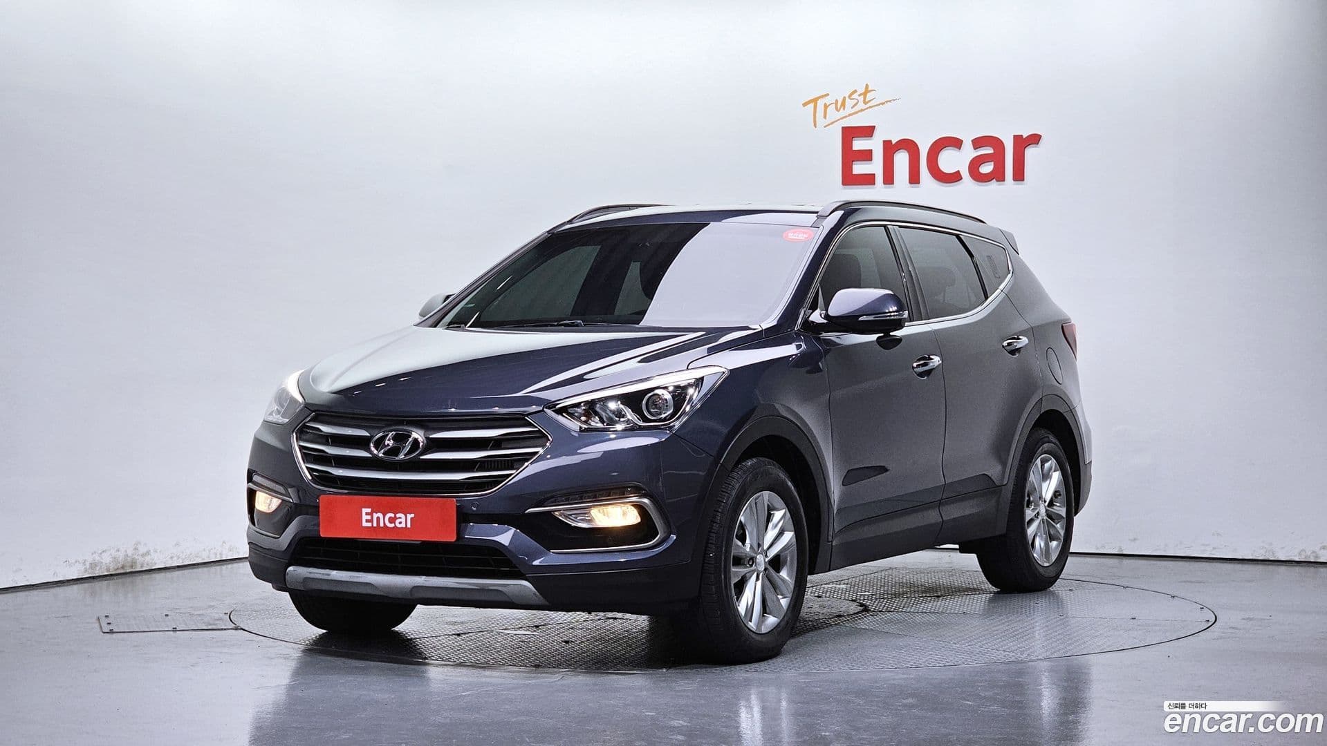 Main__Slider__Photo:Santafe Hyundai 2017.5-0