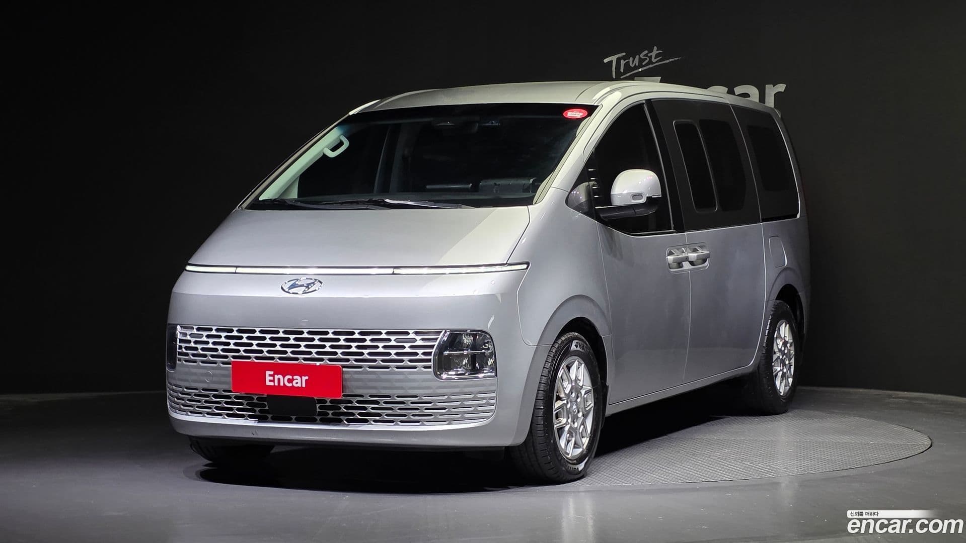 Main__Slider__Photo:Staria Hyundai 2022.10-0