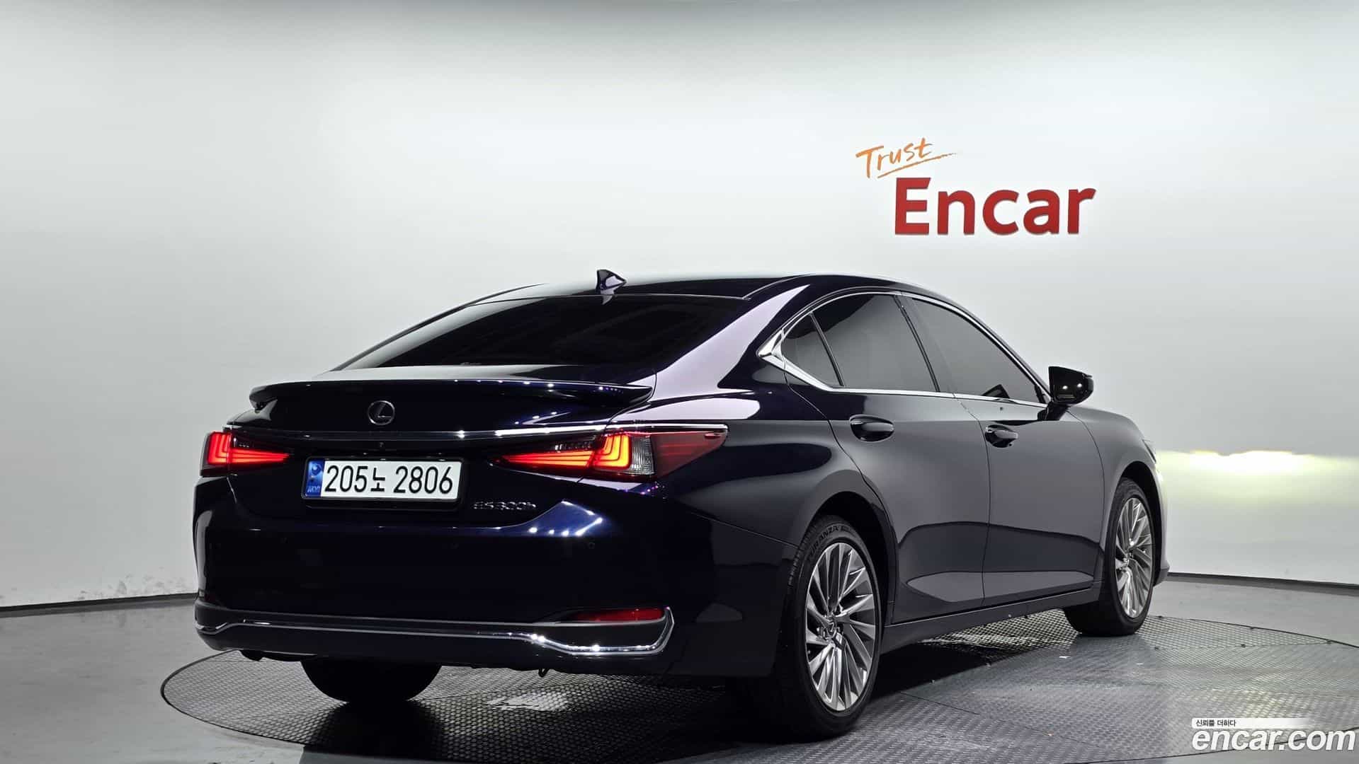ES Lexus 2023.3-OUTER-002