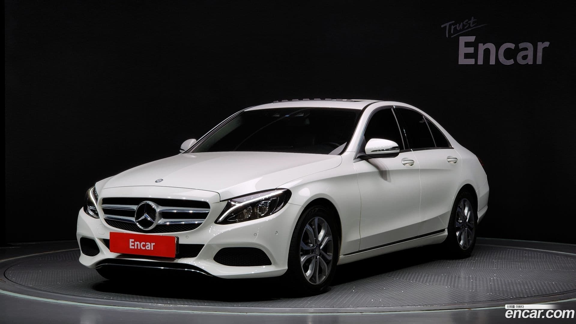 Main__Slider__Photo:C-Class Mercedes-Benz 2016.8-0