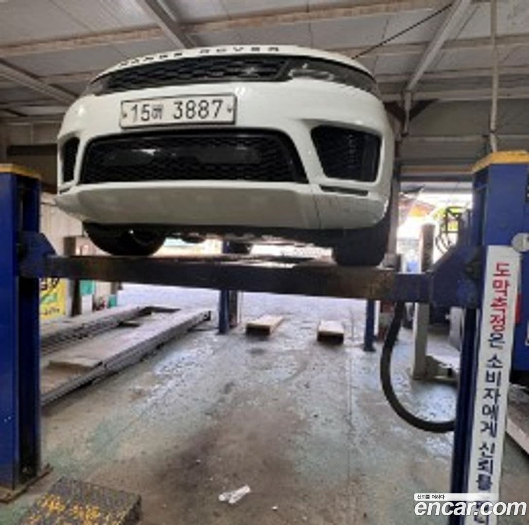 Main__Slider__Photo:Range Rover Sport Land Rover 2019.4-0