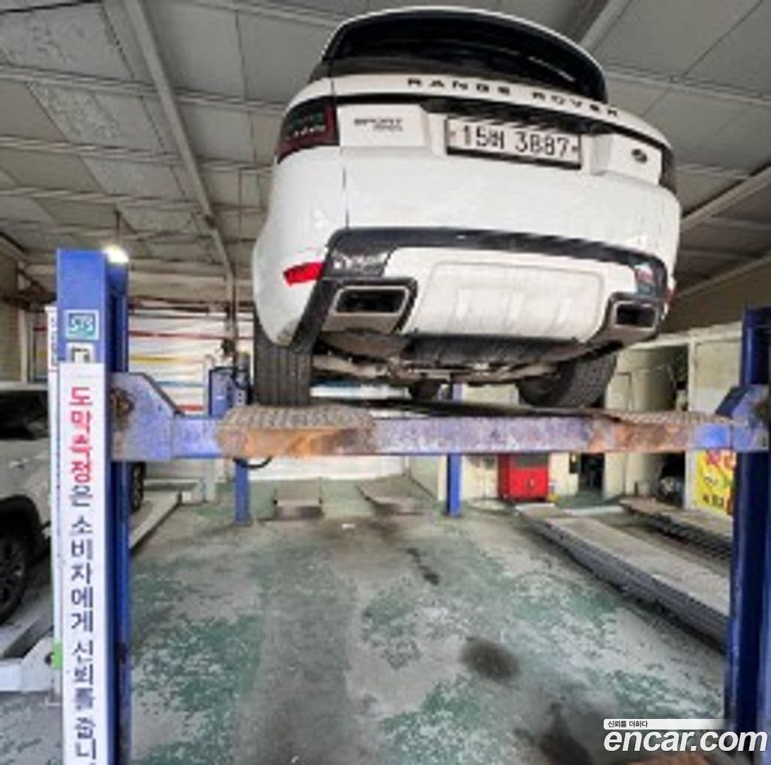 Main__Slider__Photo:Range Rover Sport Land Rover 2019.4-1