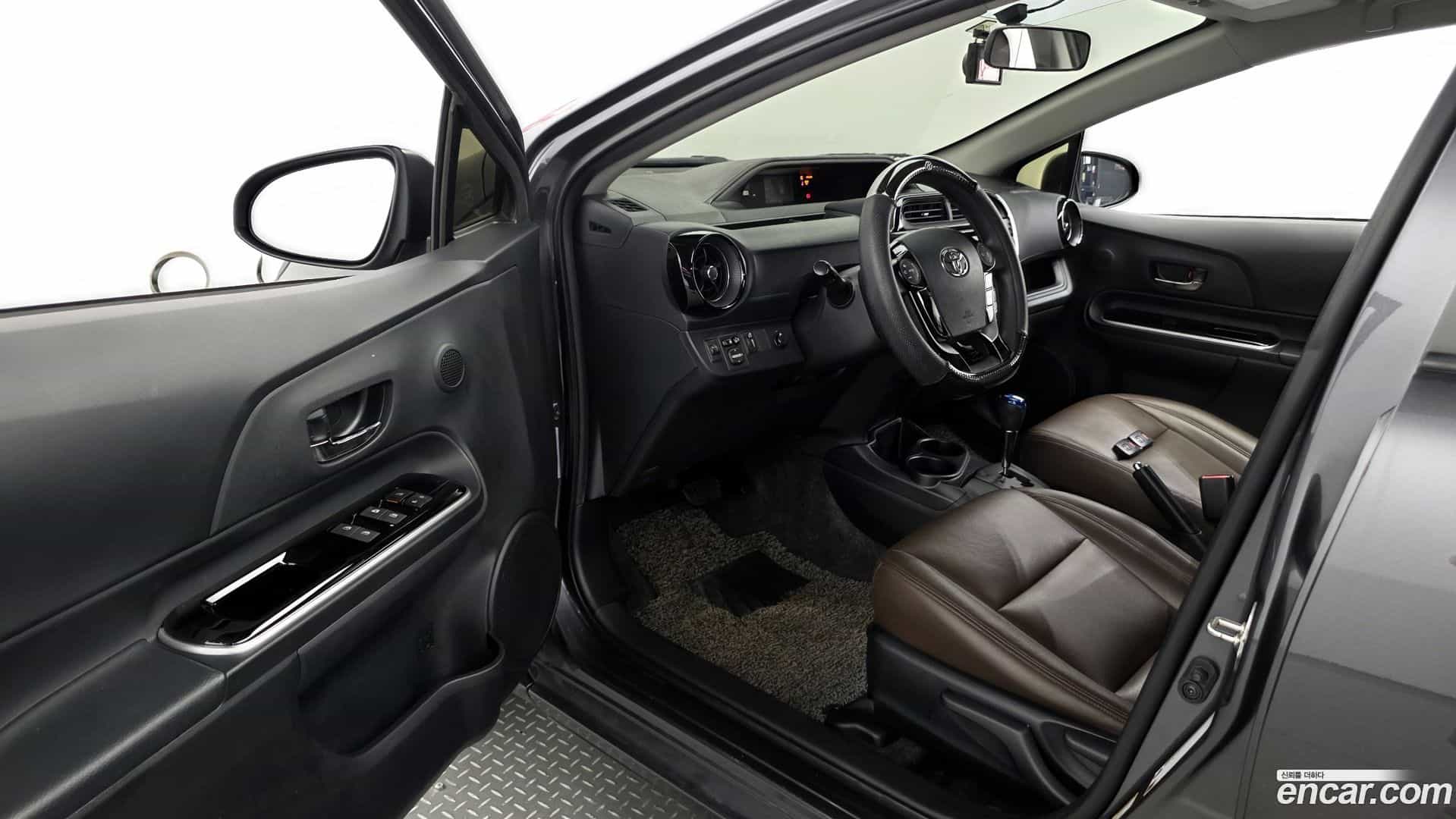 Prius Toyota 2018.3-OPTION-015