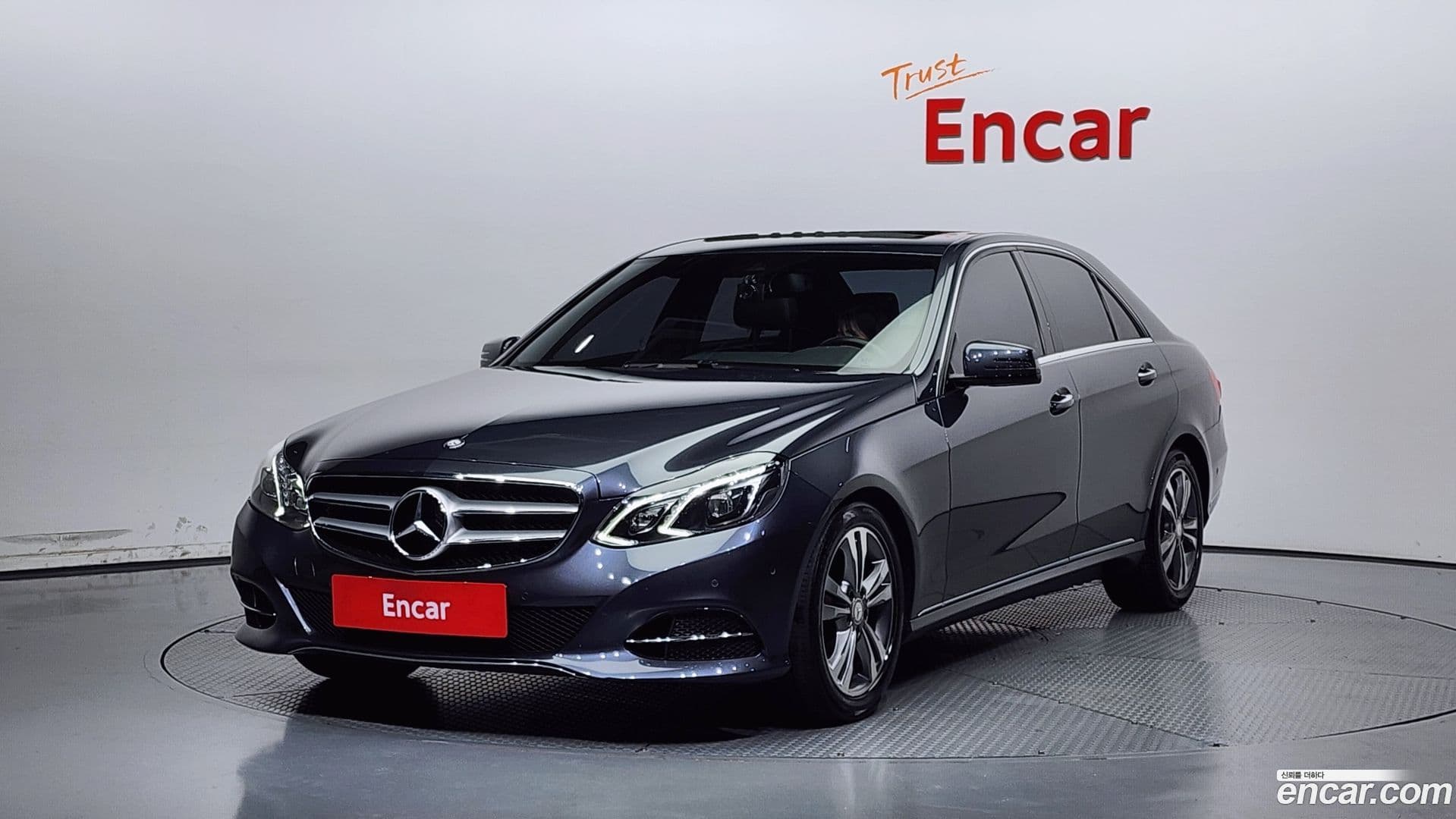 Main__Slider__Photo:E-Class Mercedes-Benz 2015.1-0