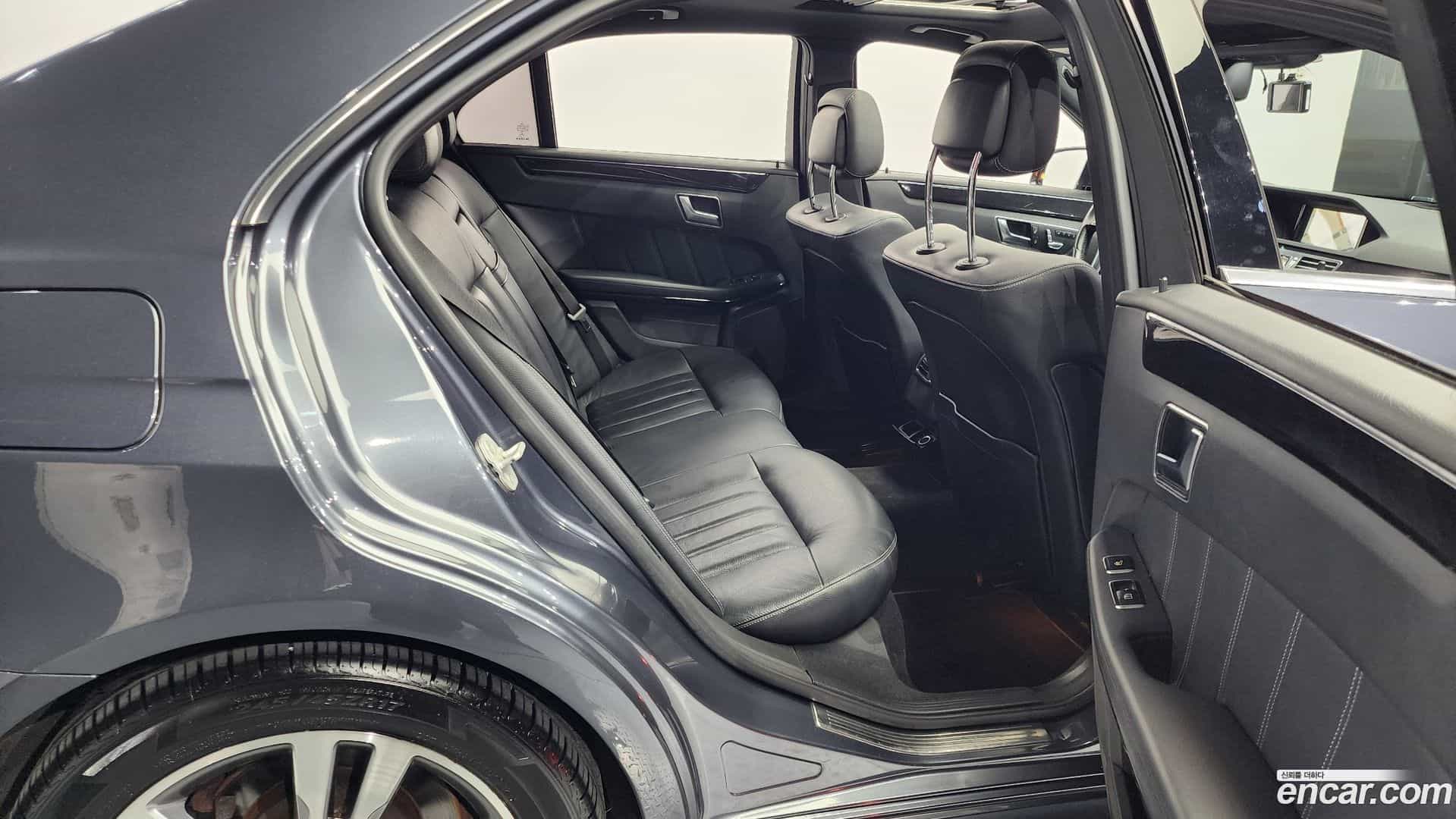 E-Class Mercedes-Benz 2015.1-OPTION-016