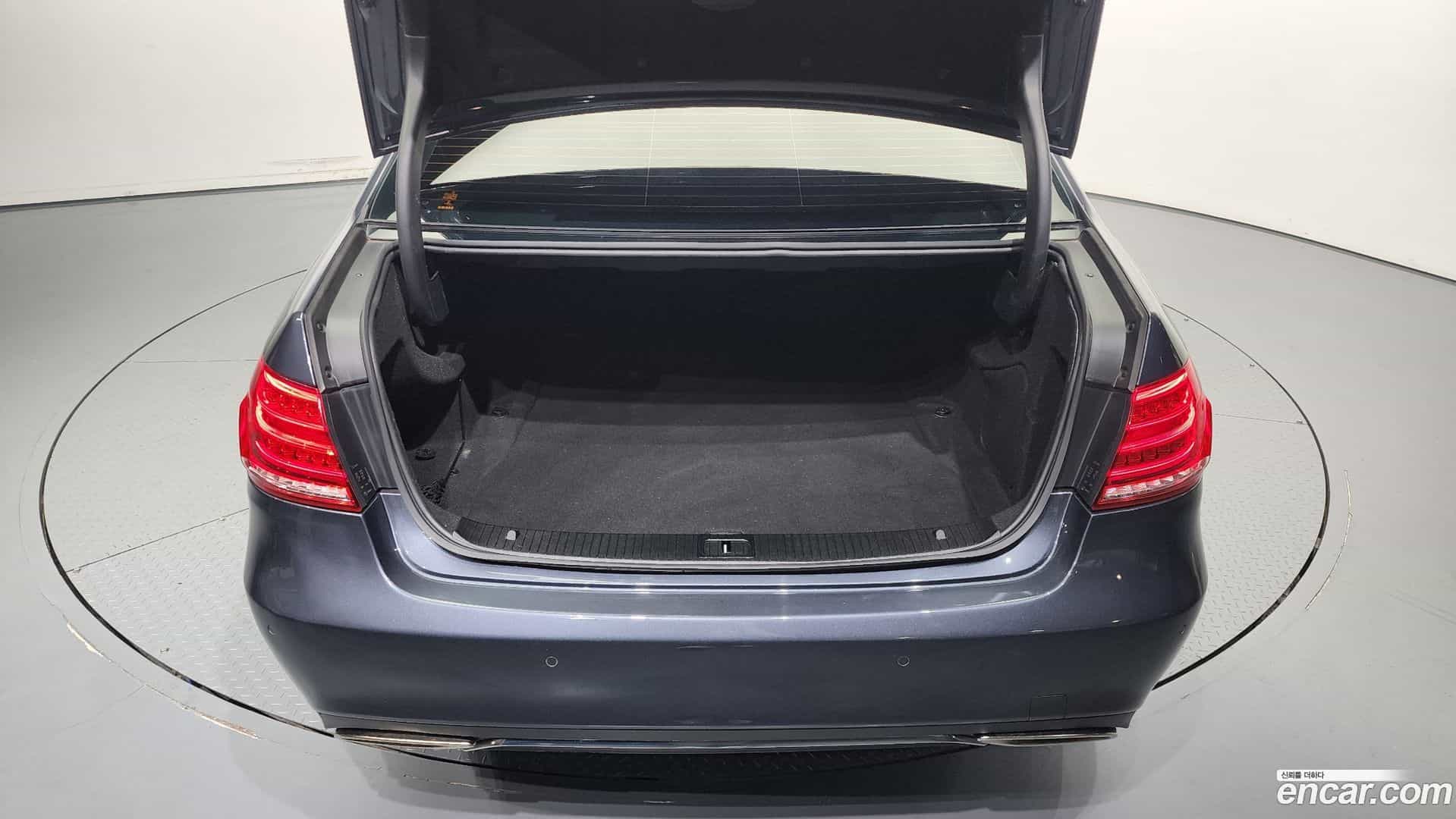 E-Class Mercedes-Benz 2015.1-OPTION-024