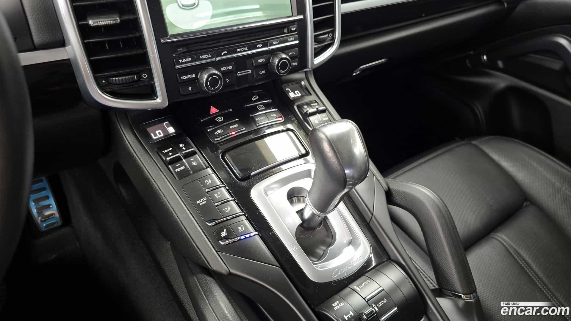 Cayenne Porsche 2013.9-INNER-009