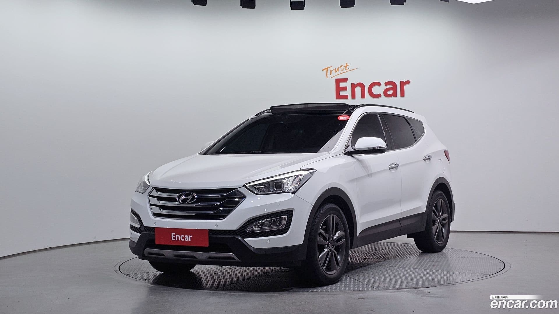 Main__Slider__Photo:Santafe Hyundai 2015.2-0