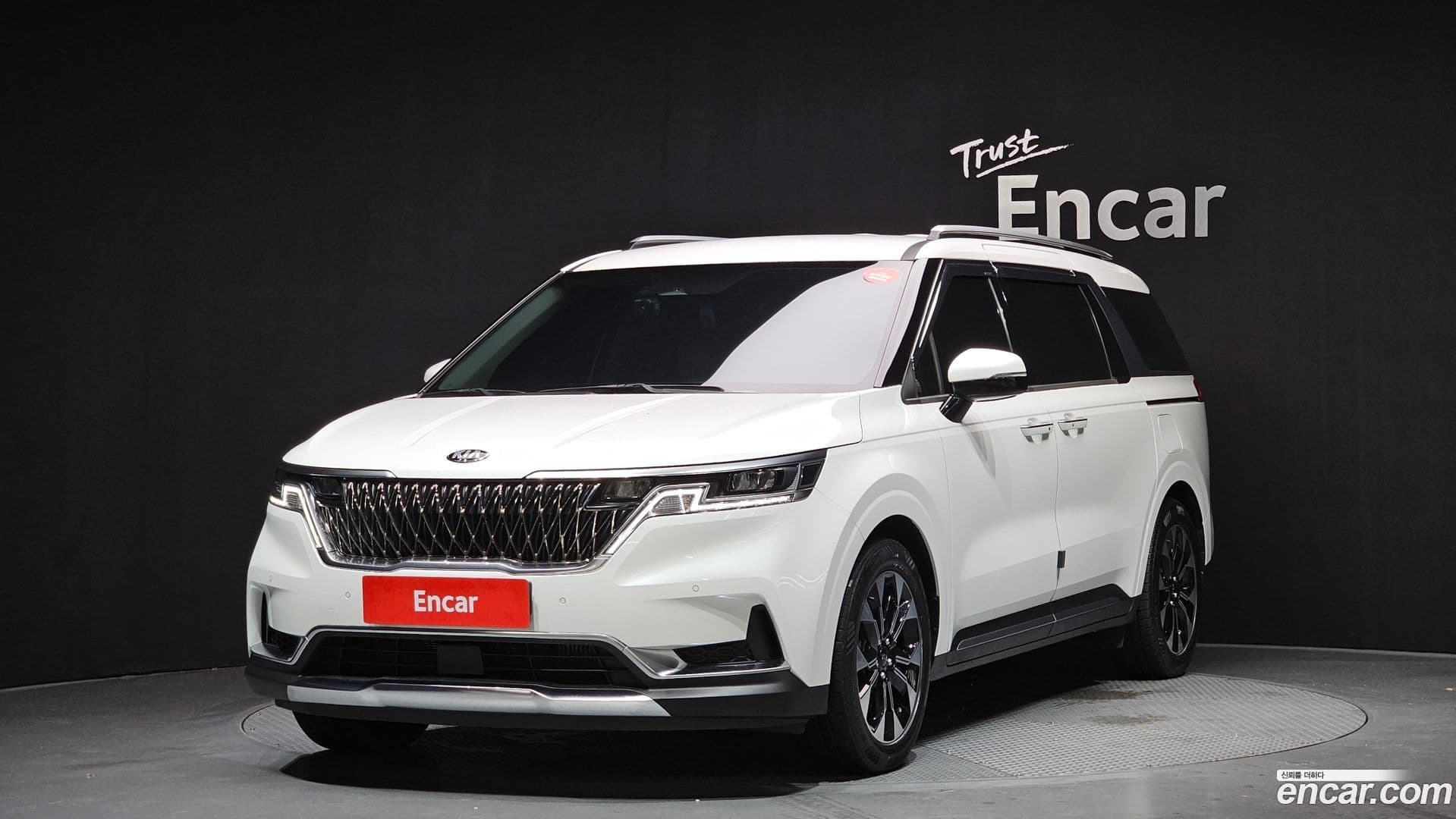 Main__Slider__Photo:Canival Kia 2020.8-0