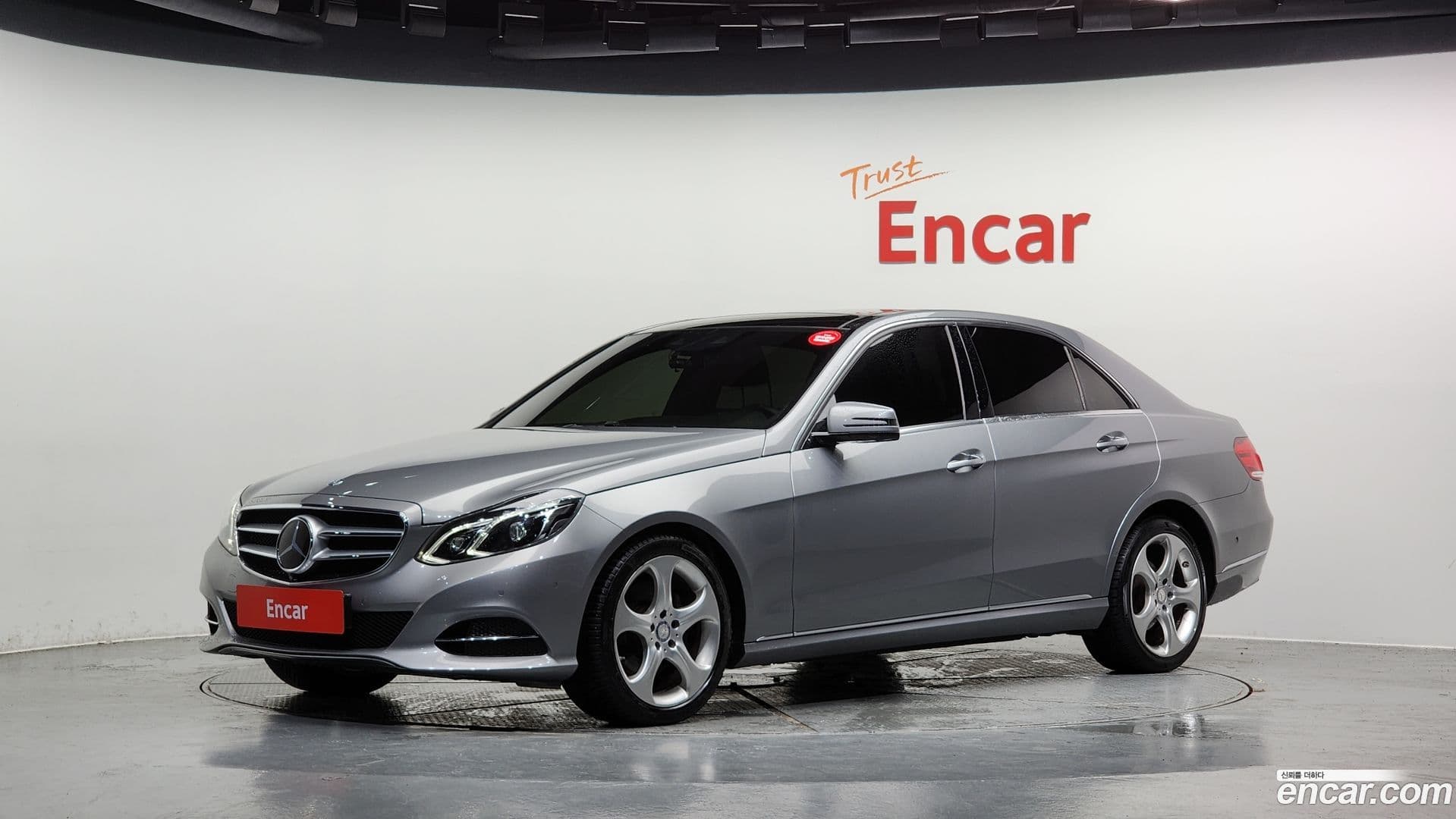 Main__Slider__Photo:E-Class Mercedes-Benz 2014.4-0
