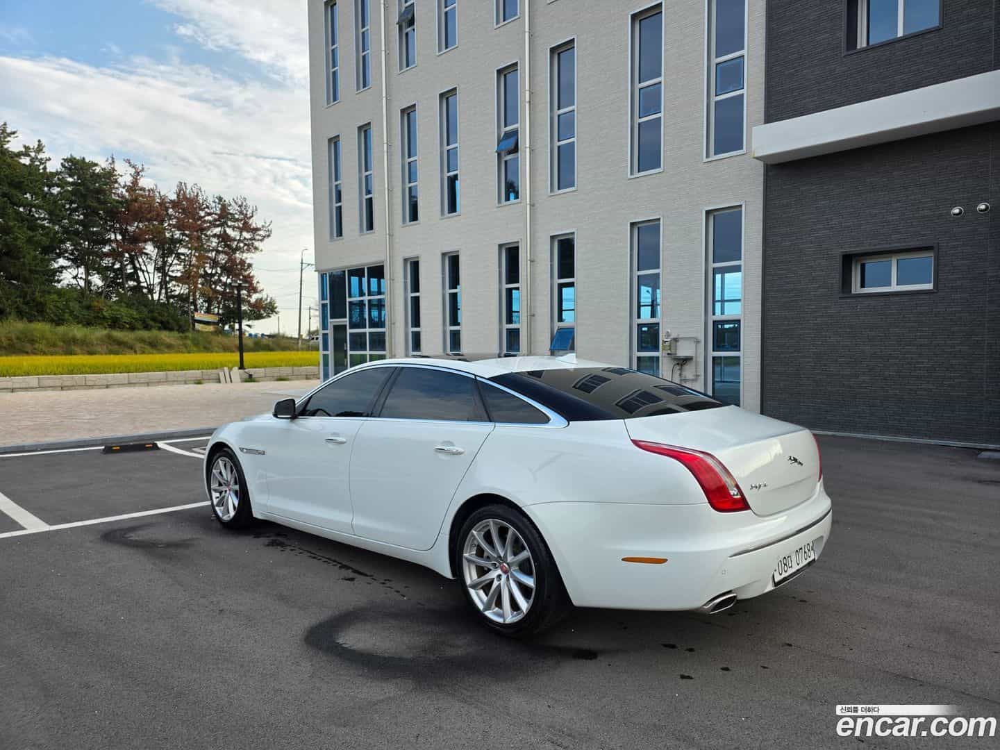 XJ Jaguar 2015.9-OUTER-005