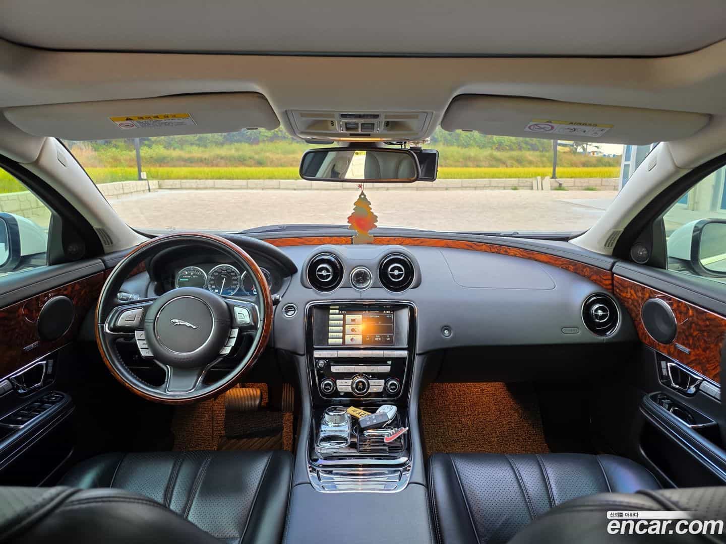 XJ Jaguar 2015.9-OPTION-016