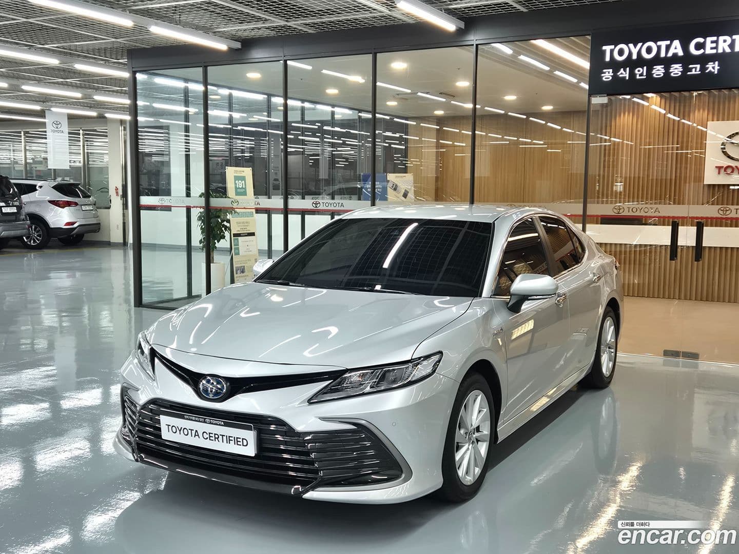 Main__Slider__Photo:Camry Toyota 2023.9-0