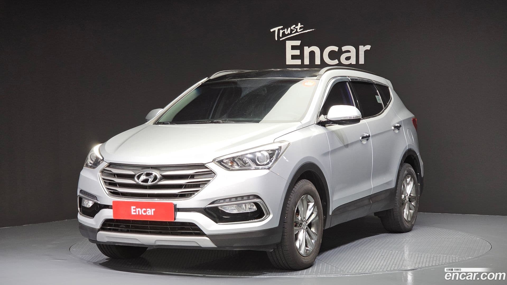 Main__Slider__Photo:Santafe Hyundai 2015.7-0