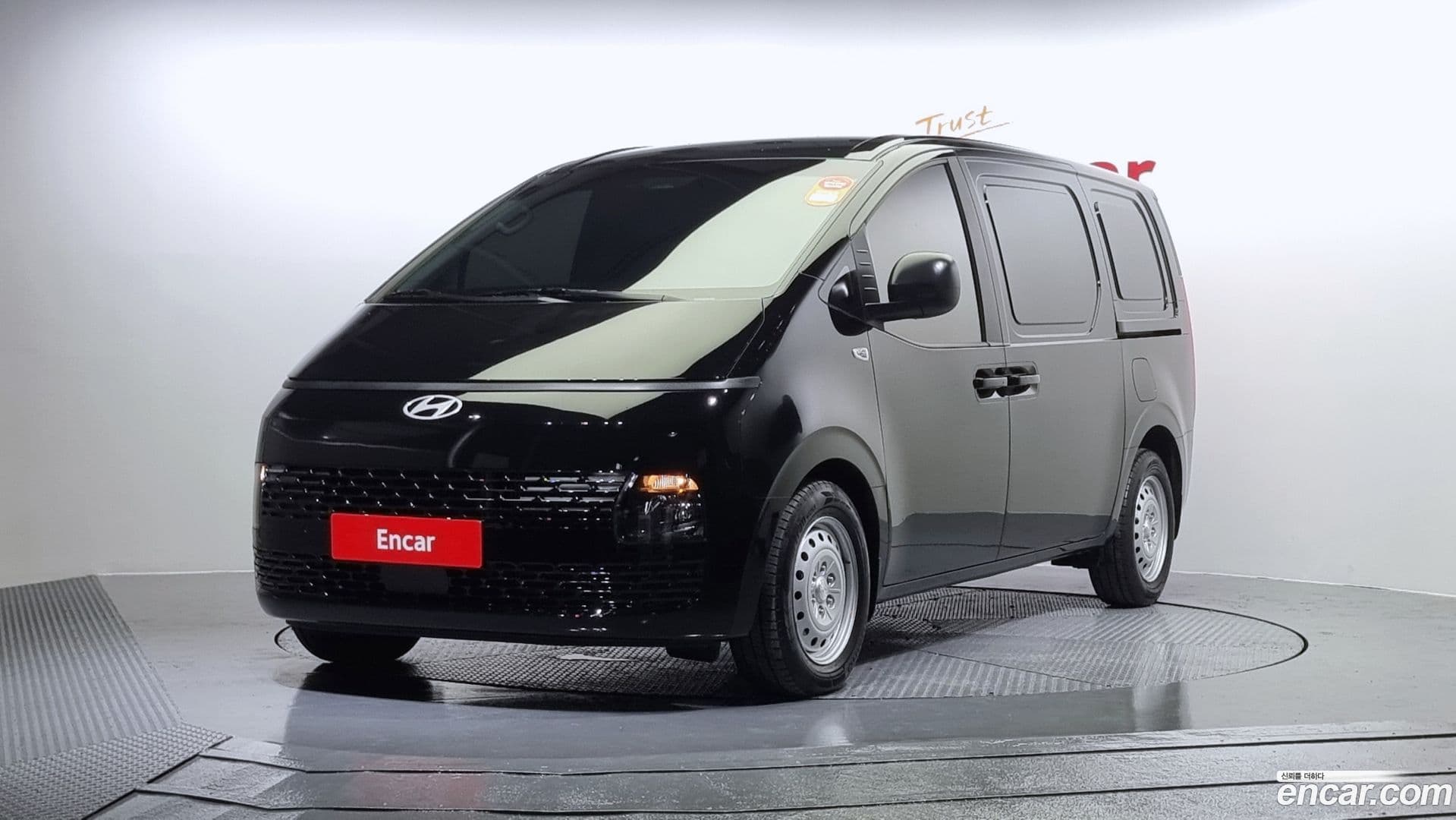 Main__Slider__Photo:Staria Hyundai 2024.10-0