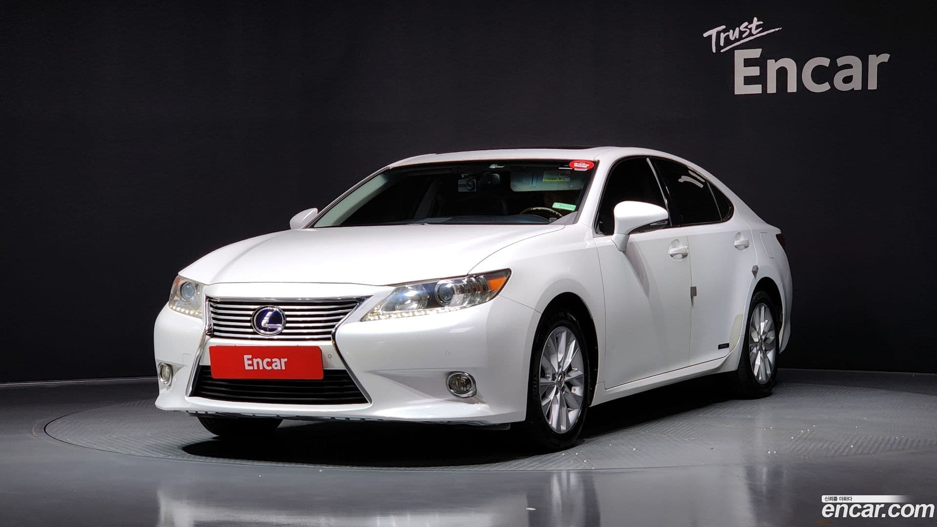 Main__Slider__Photo:ES Lexus 2013.6-0