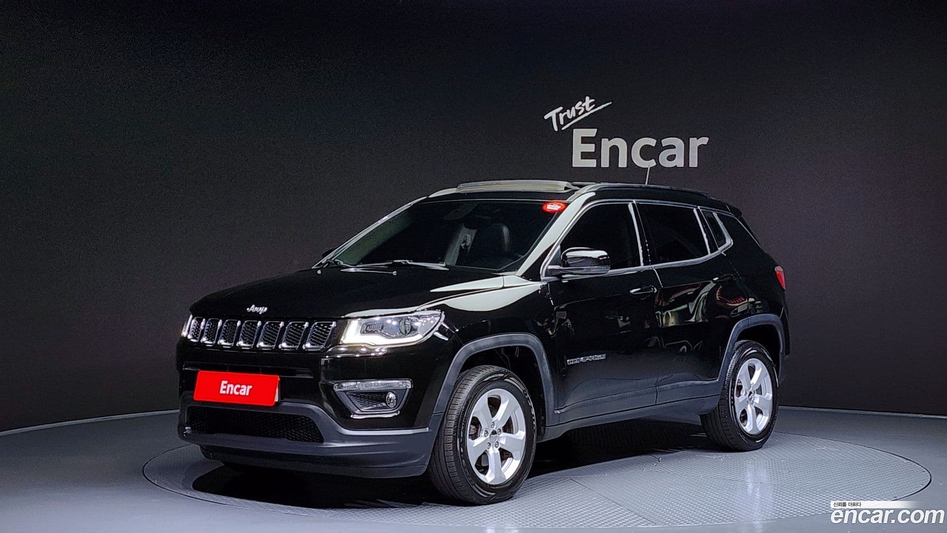 Main__Slider__Photo:Compass Jeep 2018.10-0