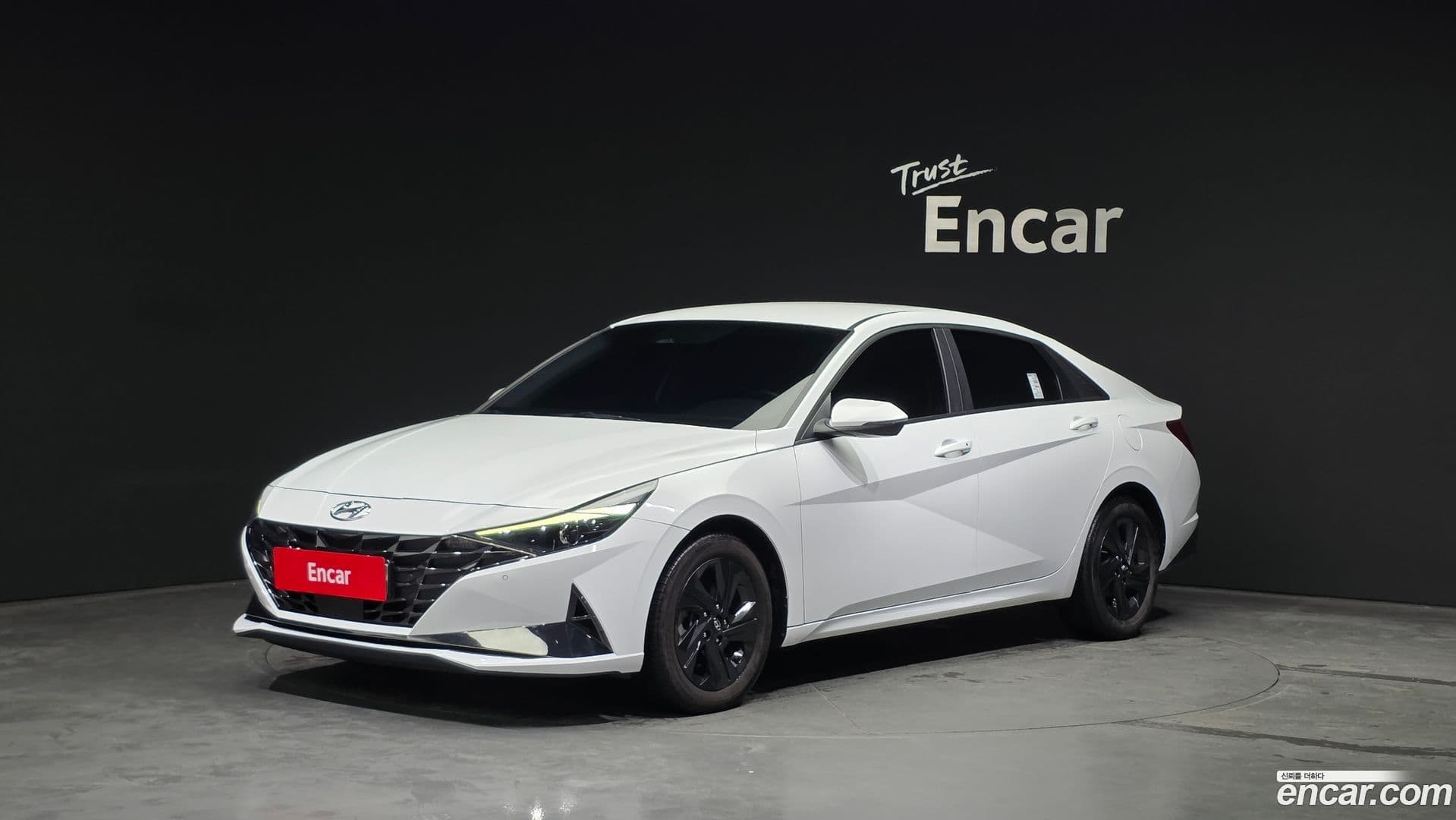 Main__Slider__Photo:AVANTE Hyundai 2022.8-0