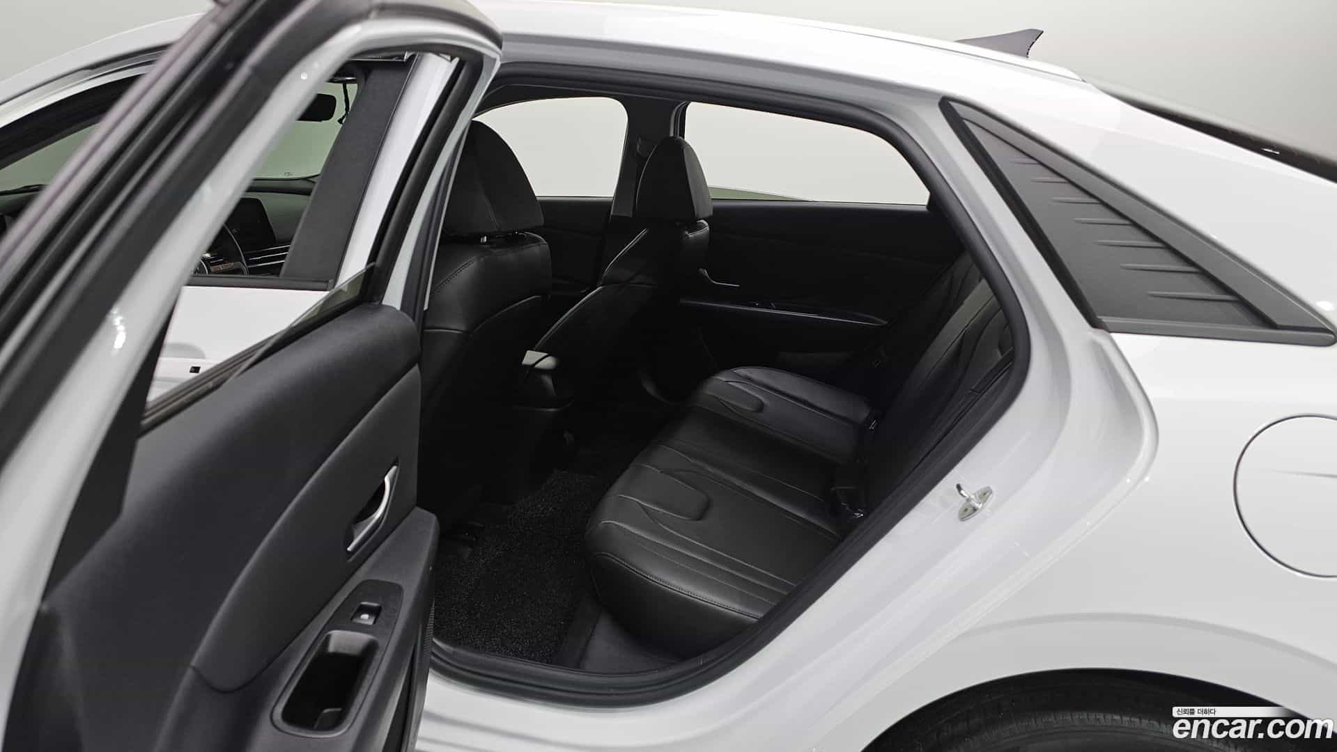 AVANTE Hyundai 2021.5-OPTION-015