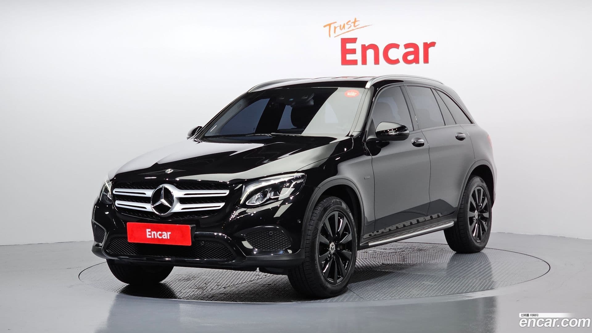 Main__Slider__Photo:GLC-Class Mercedes-Benz 2019.2-0
