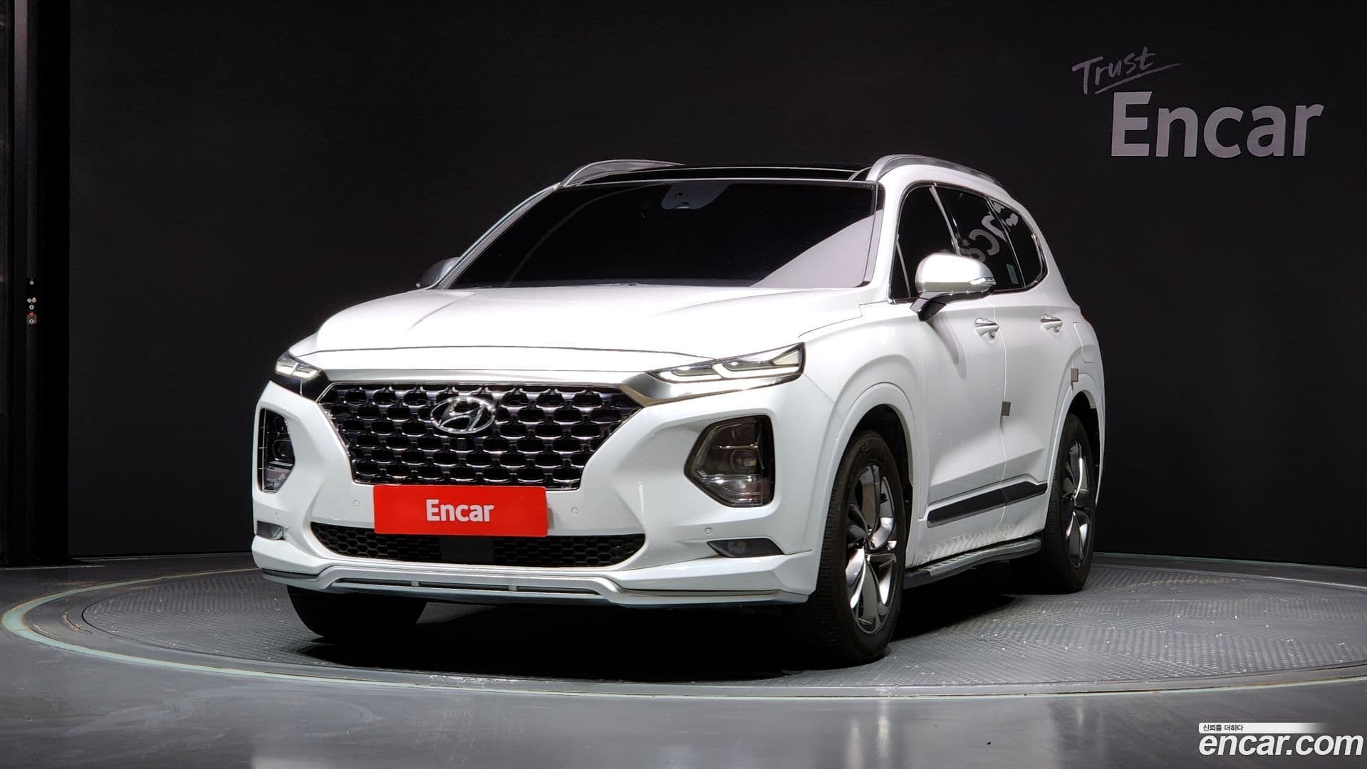 Main__Slider__Photo:Santafe Hyundai 2019.3-0