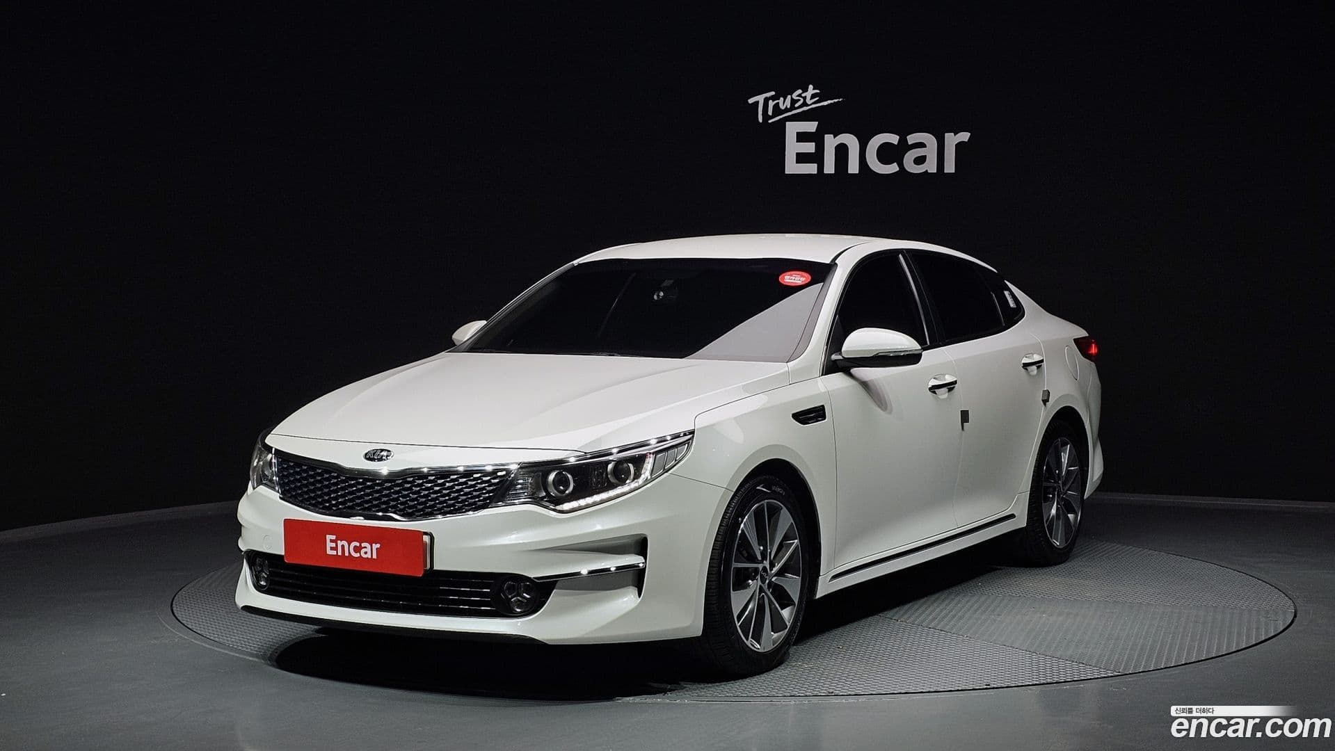 Main__Slider__Photo:K5 Kia 2015.7-0