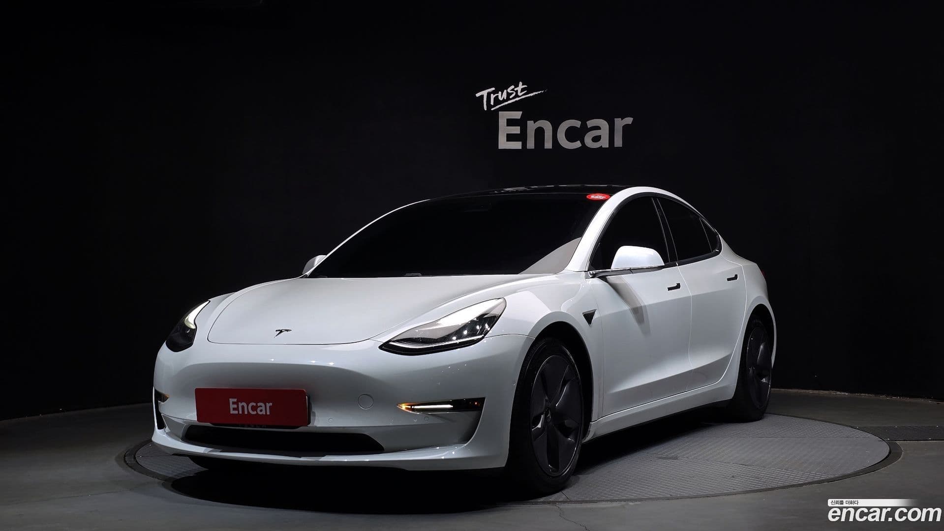 Main__Slider__Photo:Model 3 Tesla 2020.11-0