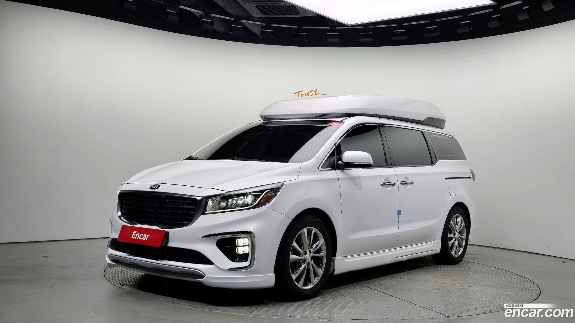 Main__Slider__Photo:Canival Kia 2018.6-0