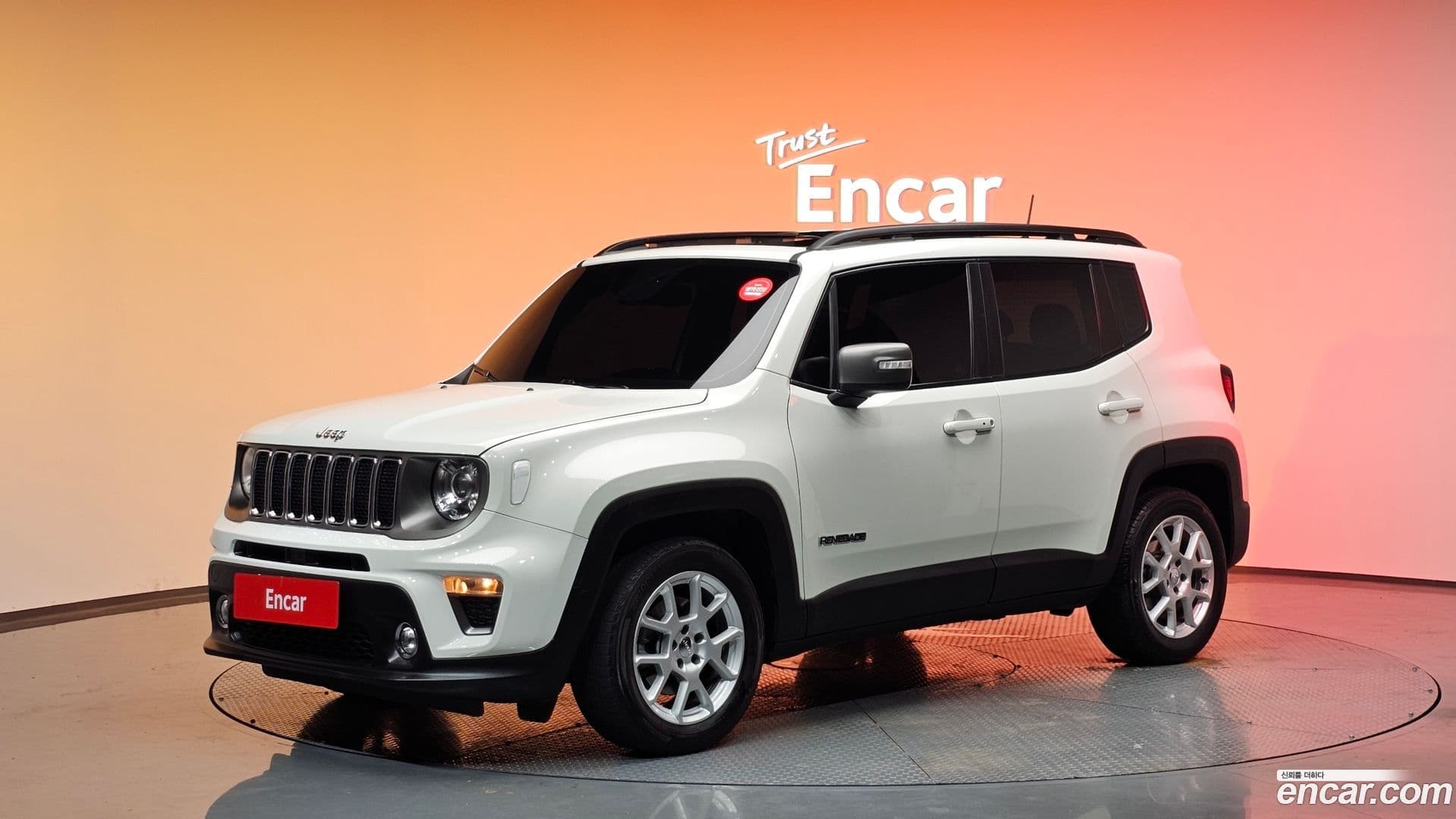 Main__Slider__Photo:Renegade Jeep 2019.6-0