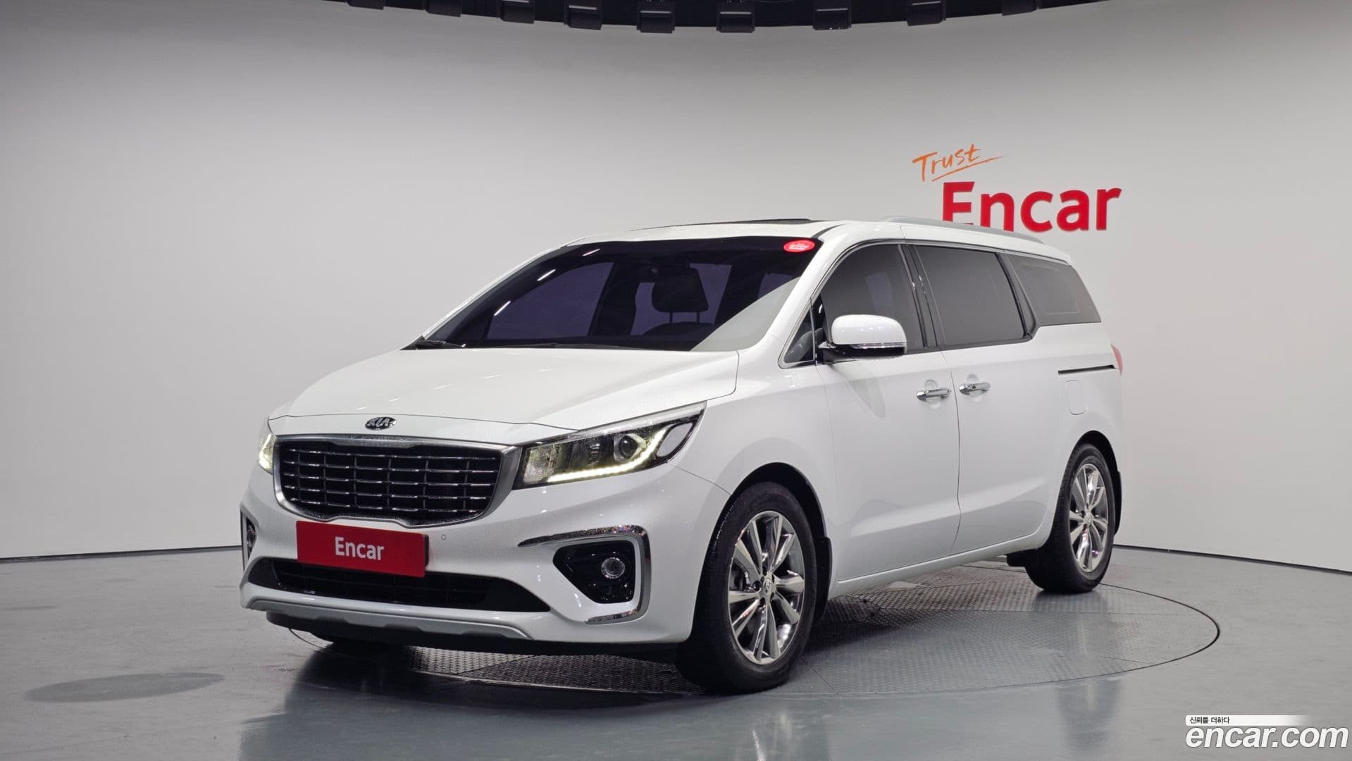 Main__Slider__Photo:Canival Kia 2018.3-0