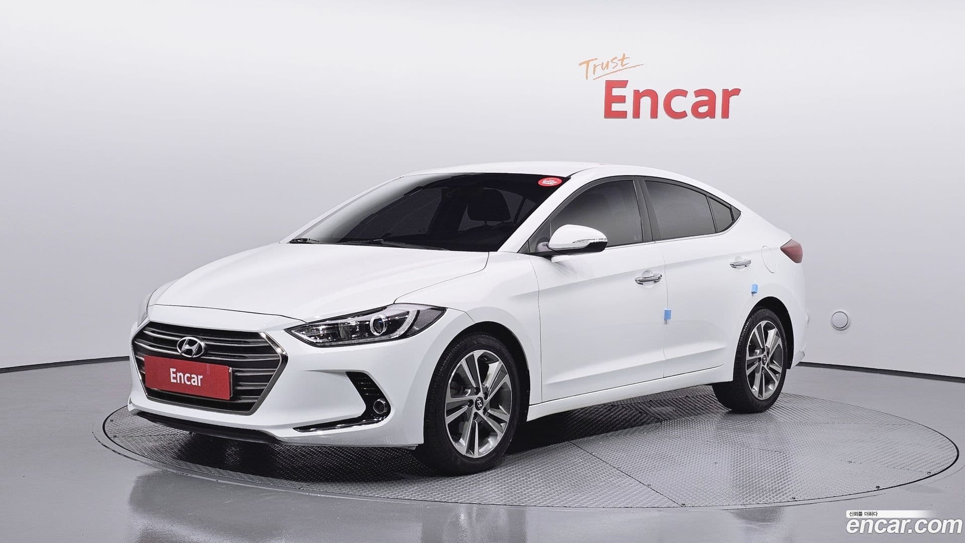 Main__Slider__Photo:AVANTE Hyundai 2015.8-0