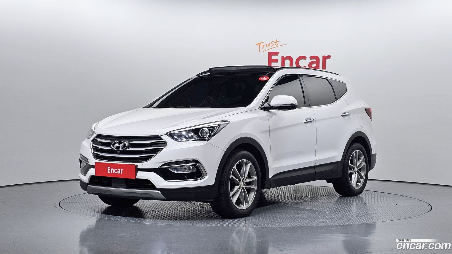 Main__Slider__Photo:Santafe Hyundai 2016.8-0