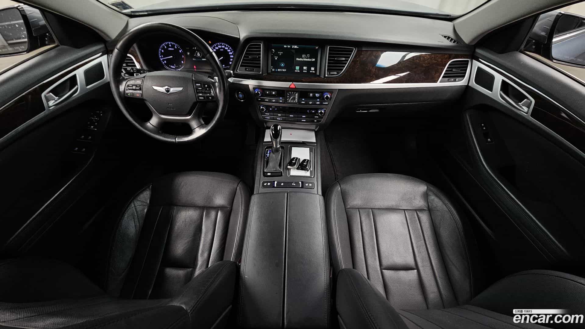 Genesis Hyundai 2014.9-INNER-007