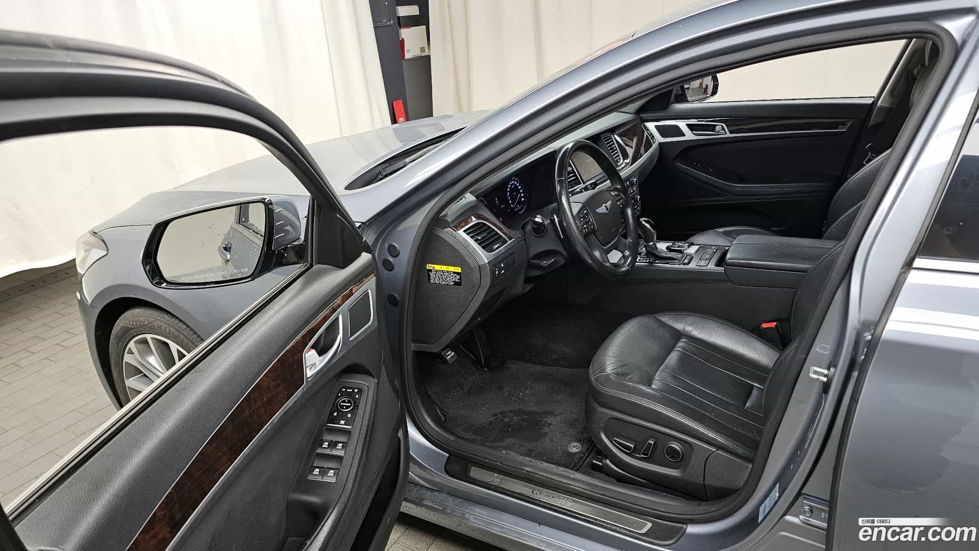 Genesis Hyundai 2014.9-INNER-010