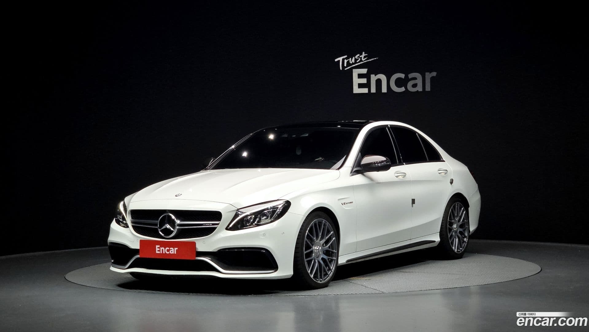 Main__Slider__Photo:C-Class Mercedes-Benz 2016.2-0