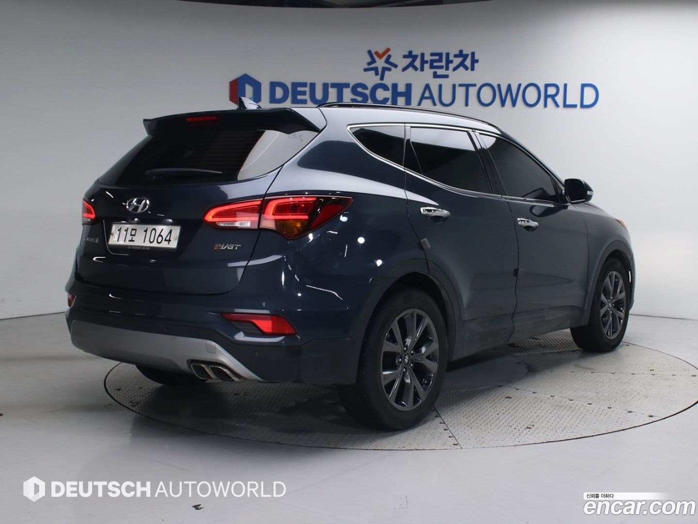Main__Slider__Photo:Santafe Hyundai 2015.5-0