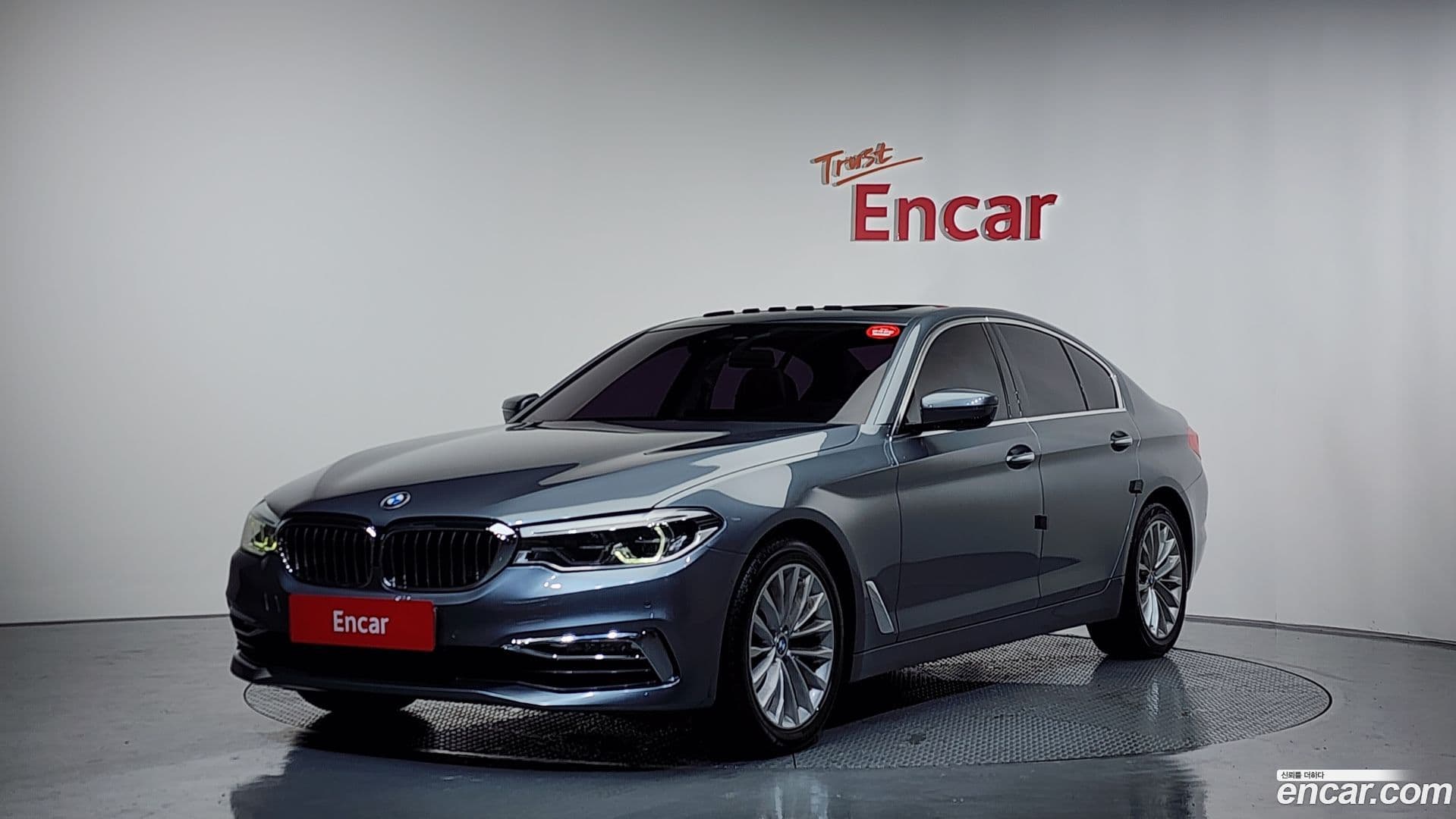 Main__Slider__Photo:5-Series BMW 2018.9-0