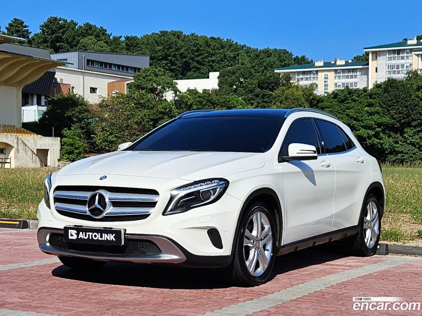 Main__Slider__Photo:GLA-Class Mercedes-Benz 2015.1-0