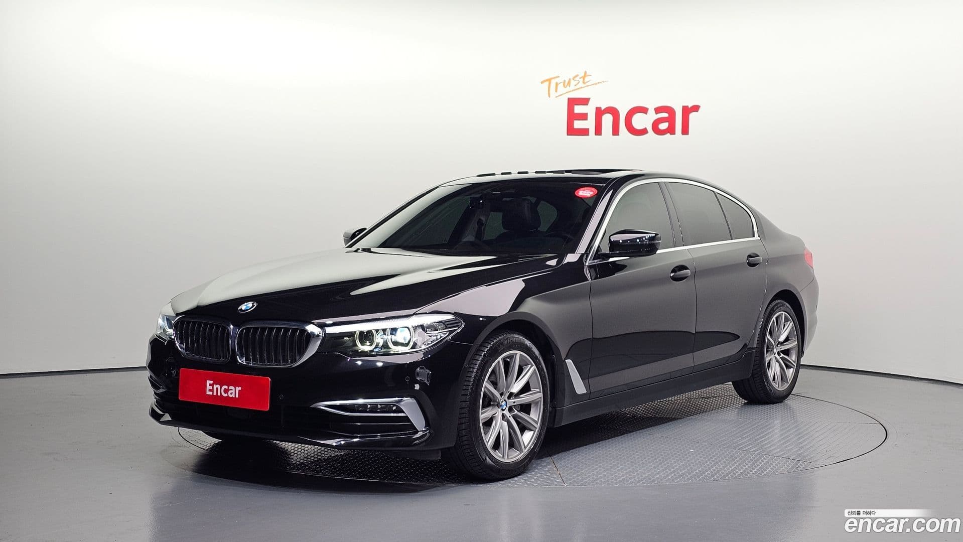 Main__Slider__Photo:5-Series BMW 2019.4-0