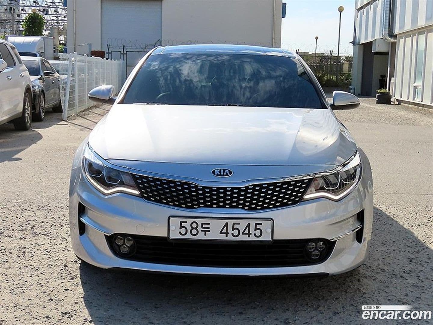 Main__Slider__Photo:K5 Kia 2017.5-0
