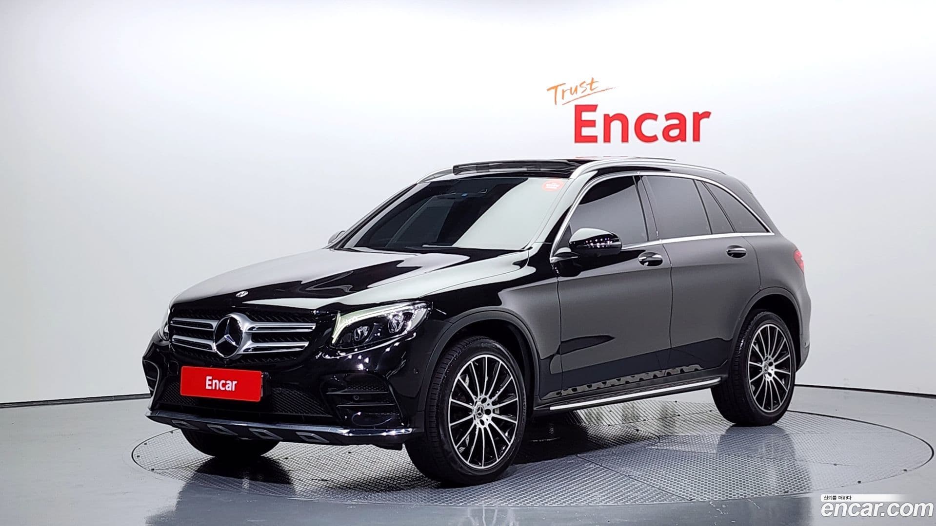 Main__Slider__Photo:GLC-Class Mercedes-Benz 2019.8-0