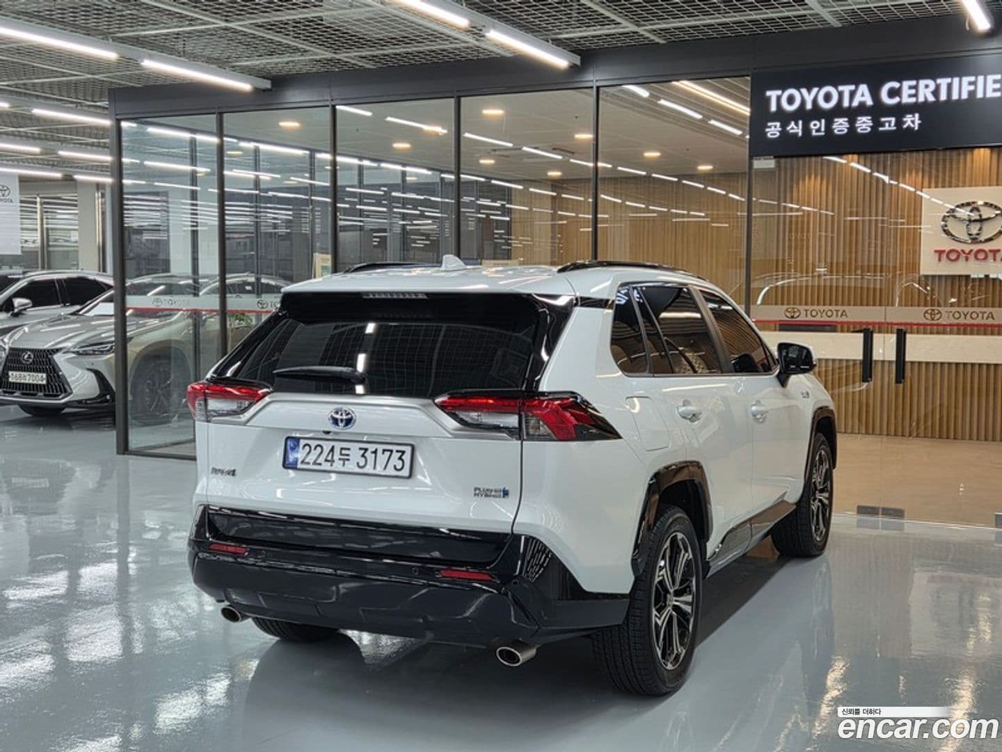 Main__Slider__Photo:RAV4 Toyota 2024.11-0