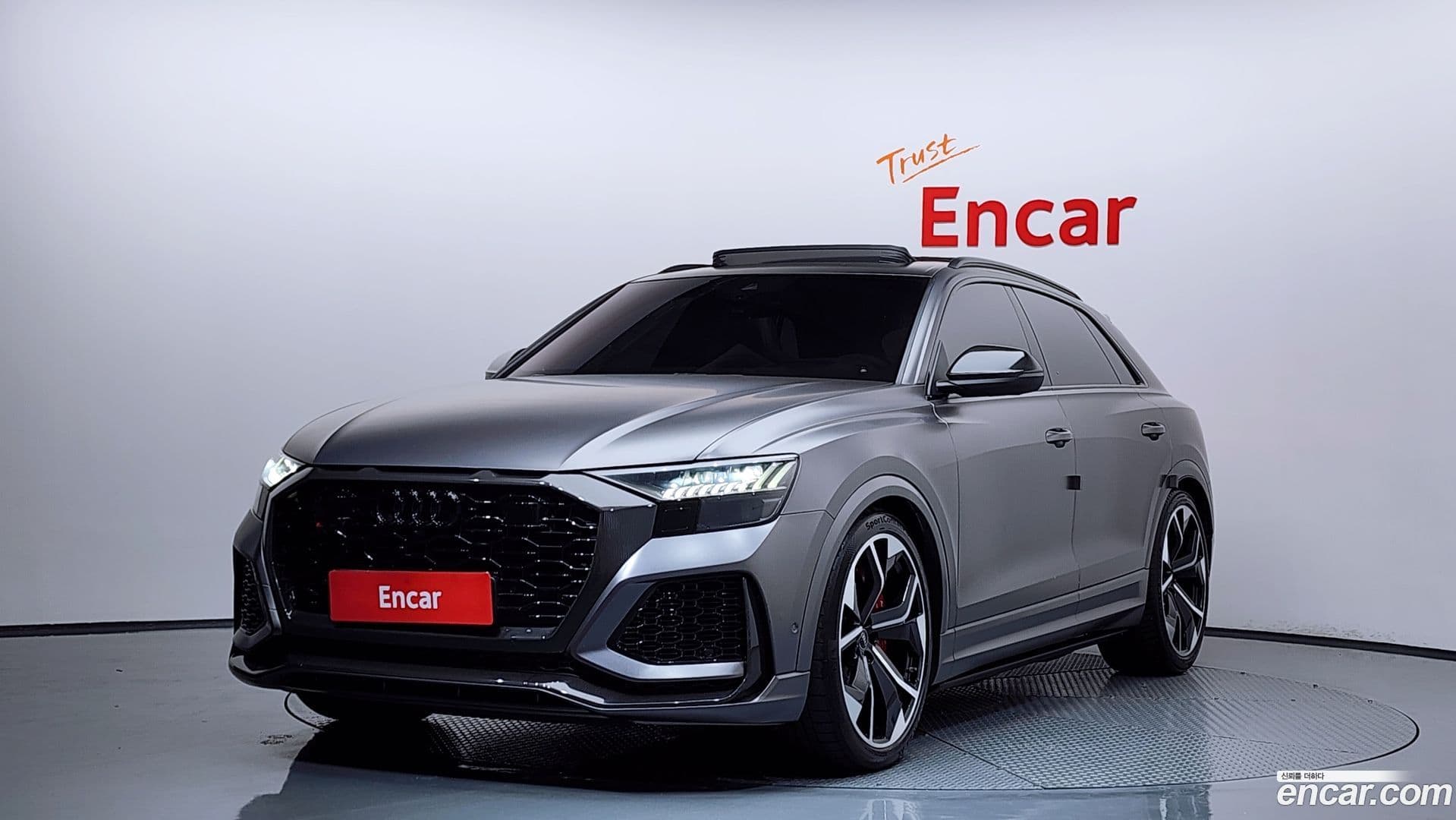 Main__Slider__Photo:RSQ8 Audi 2021.9-0
