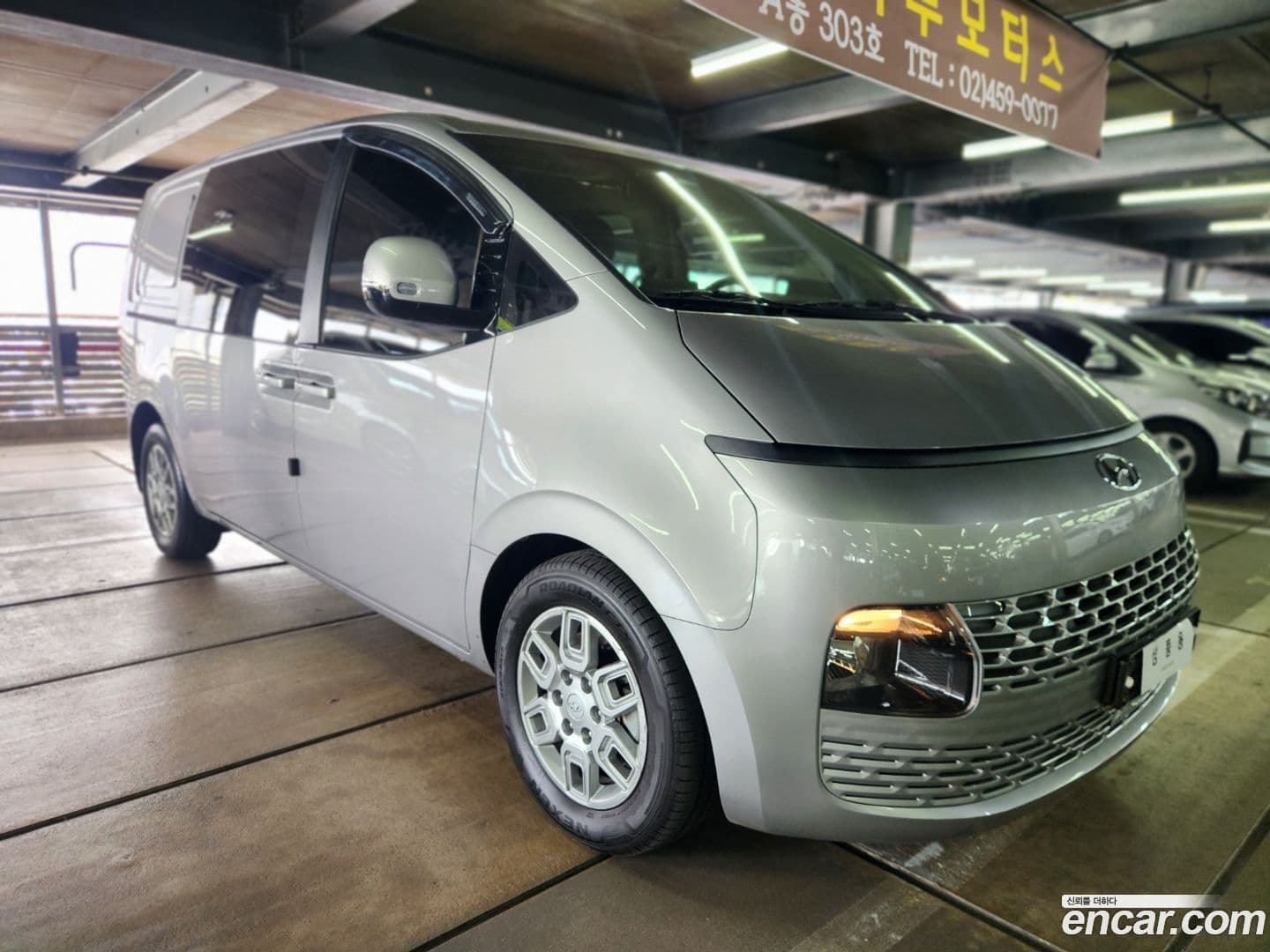 Main__Slider__Photo:Staria Hyundai 2022.5-0