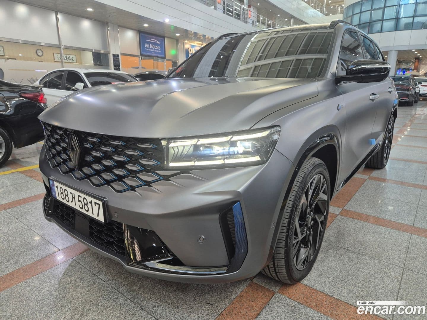 Main__Slider__Photo:Grand Koleos Renault Korea 2025.1-0