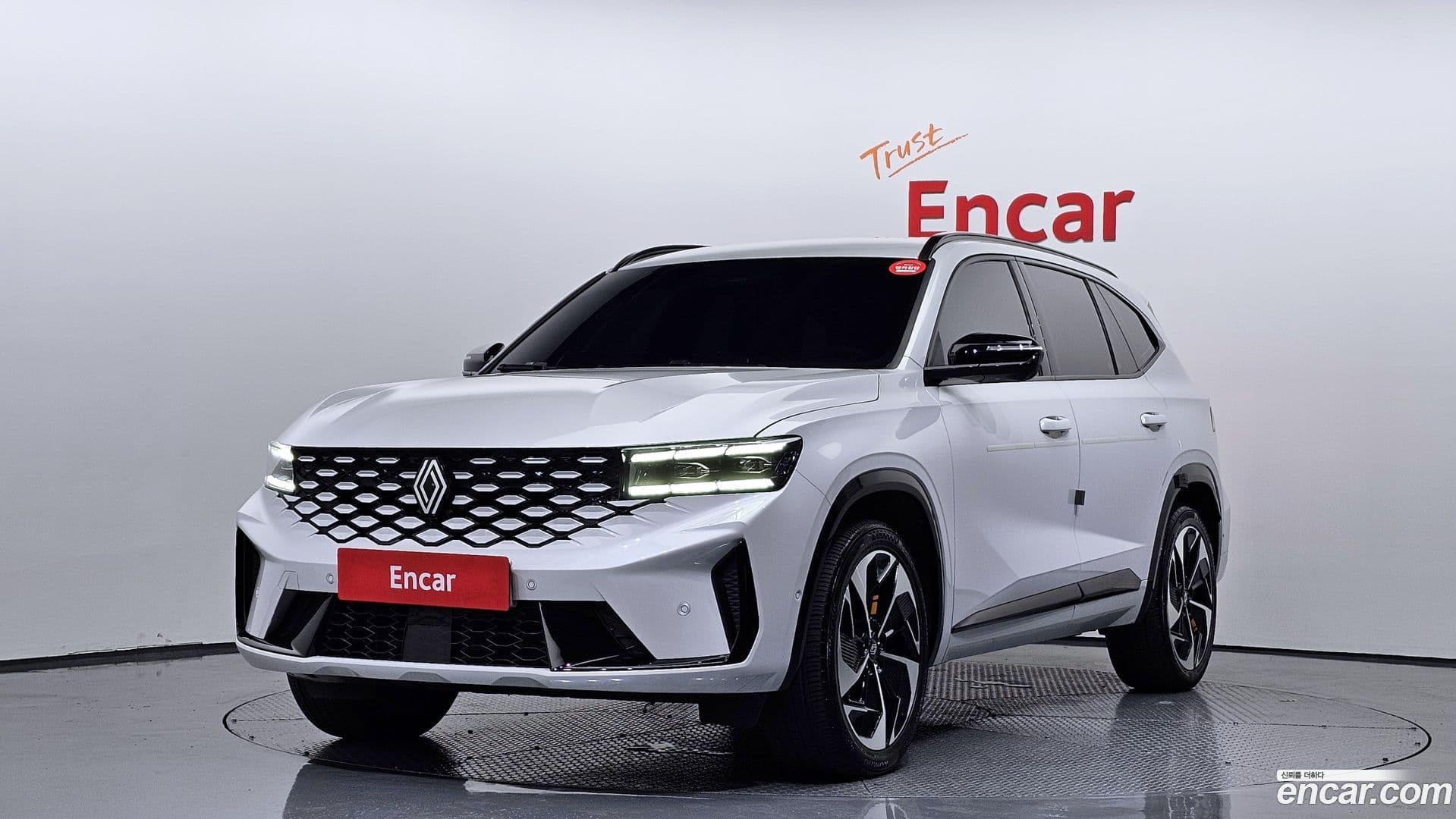 Main__Slider__Photo:Grand Koleos Renault Korea 2024.9-0