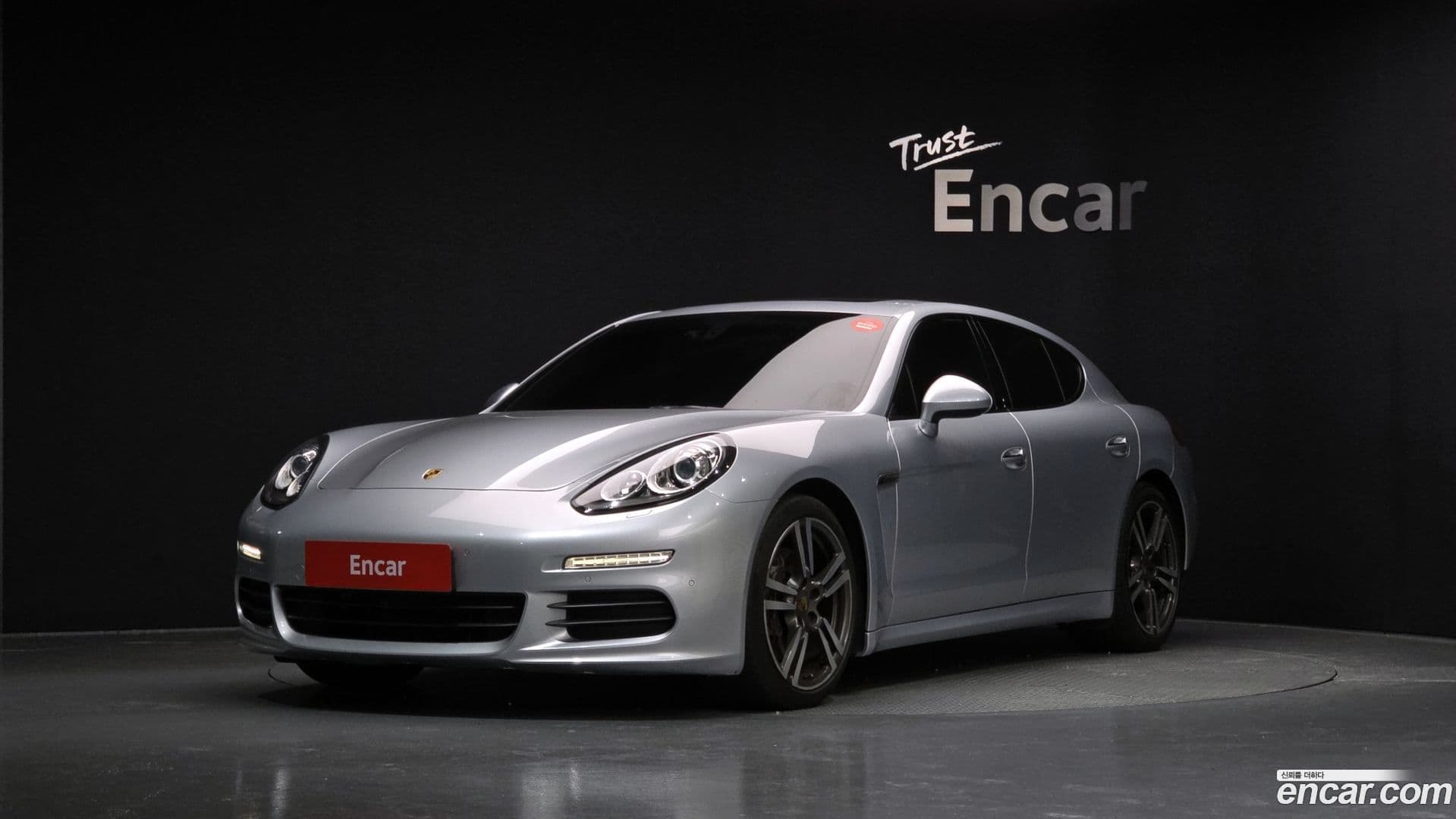 Main__Slider__Photo:Panamera Porsche 2015.10-0