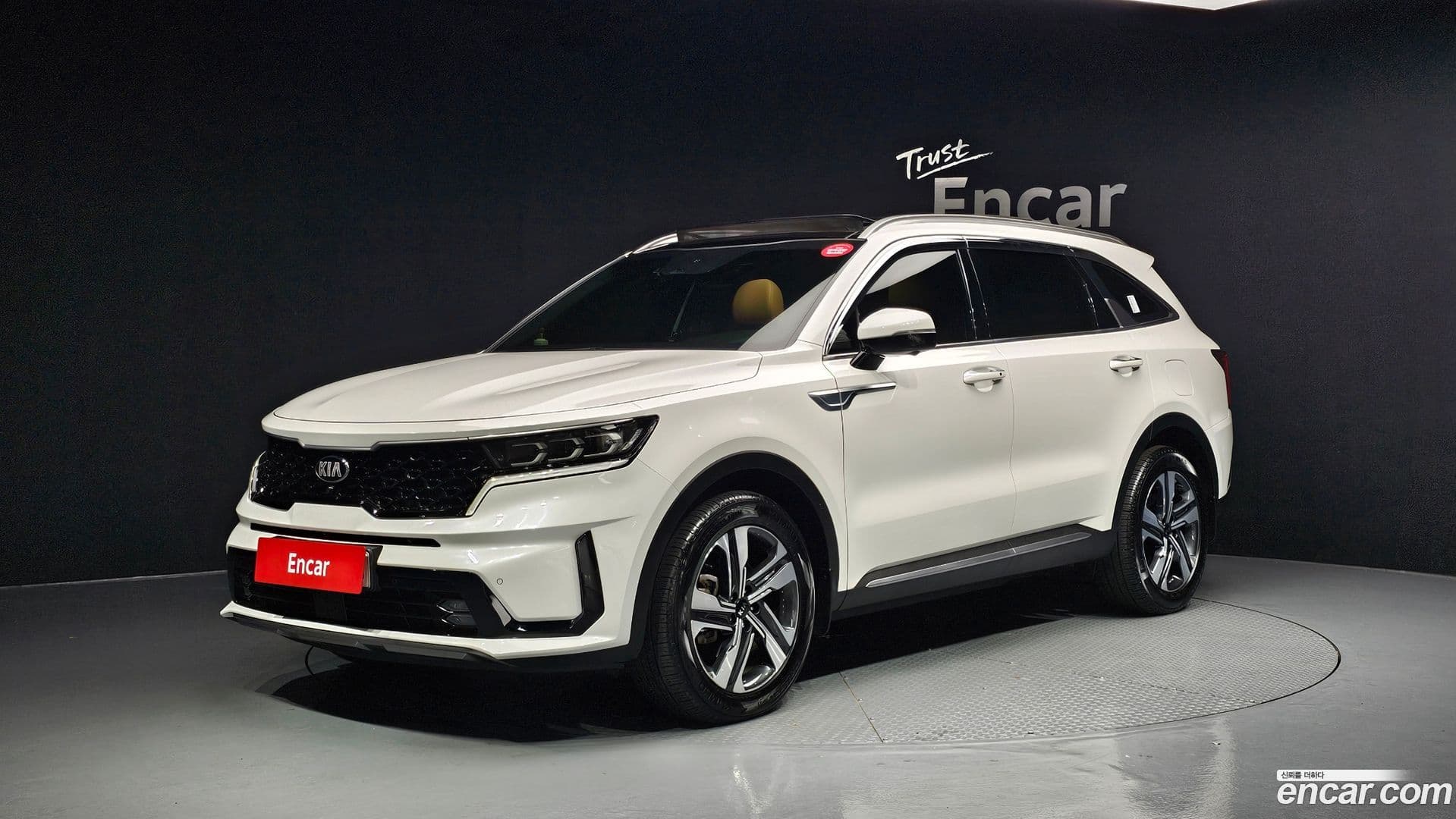 Main__Slider__Photo:Sorento Kia 2020.9-0